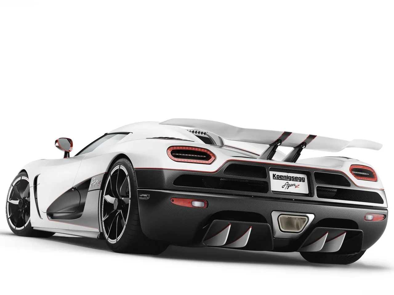 Koenigsegg Agera R (2012) – zadní tříčtvrteční pohled