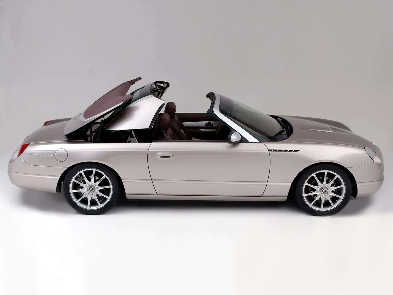 Valmet Thunderbird Glass Roof Concept (2003) – boční profil