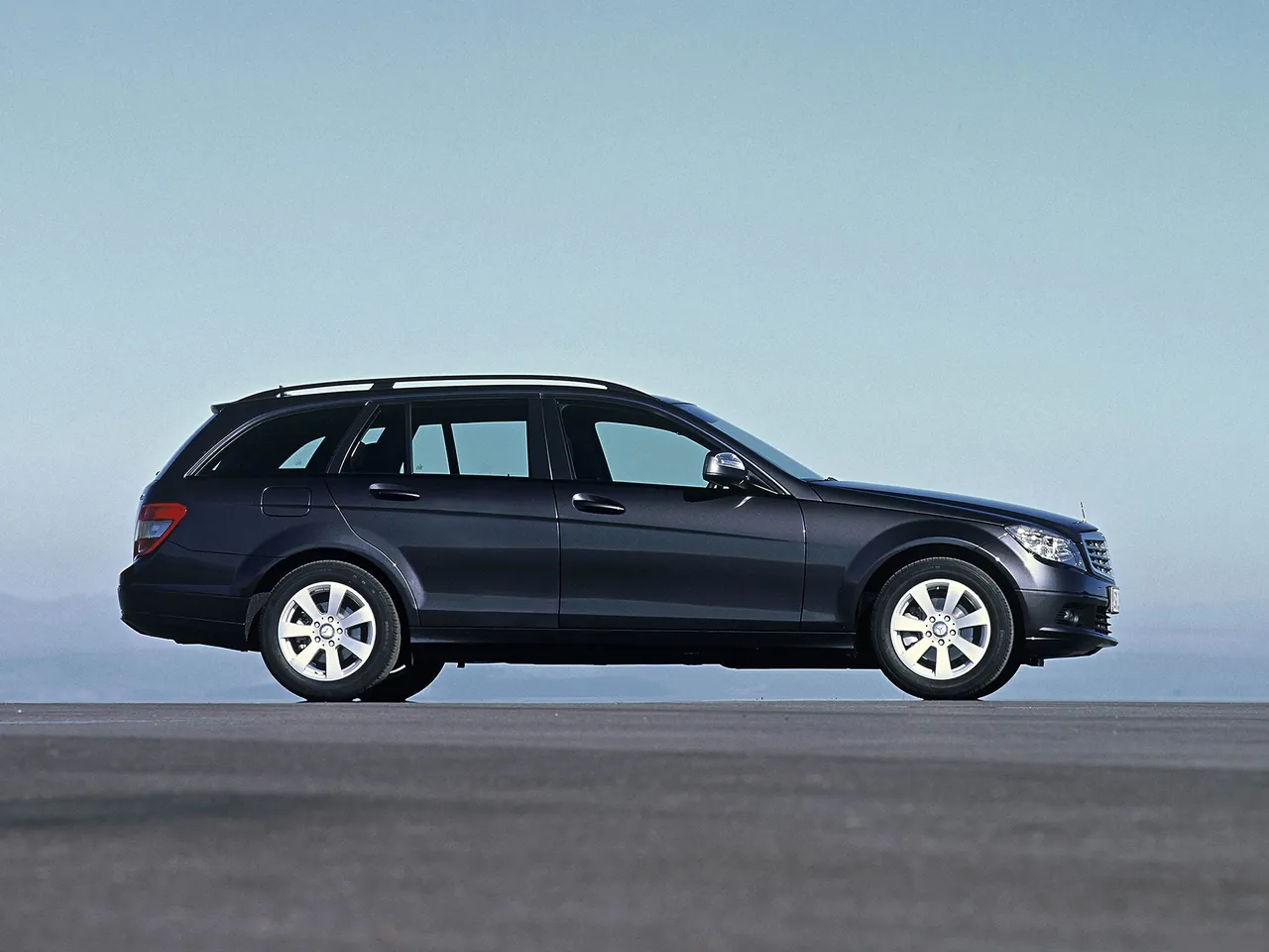 Mercedes-Benz C-Class Estate (2008) – boční profil