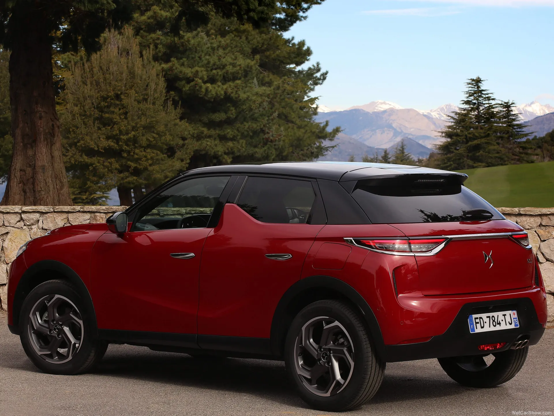 DS 3 Crossback (2019) – zadní tříčtvrteční pohled