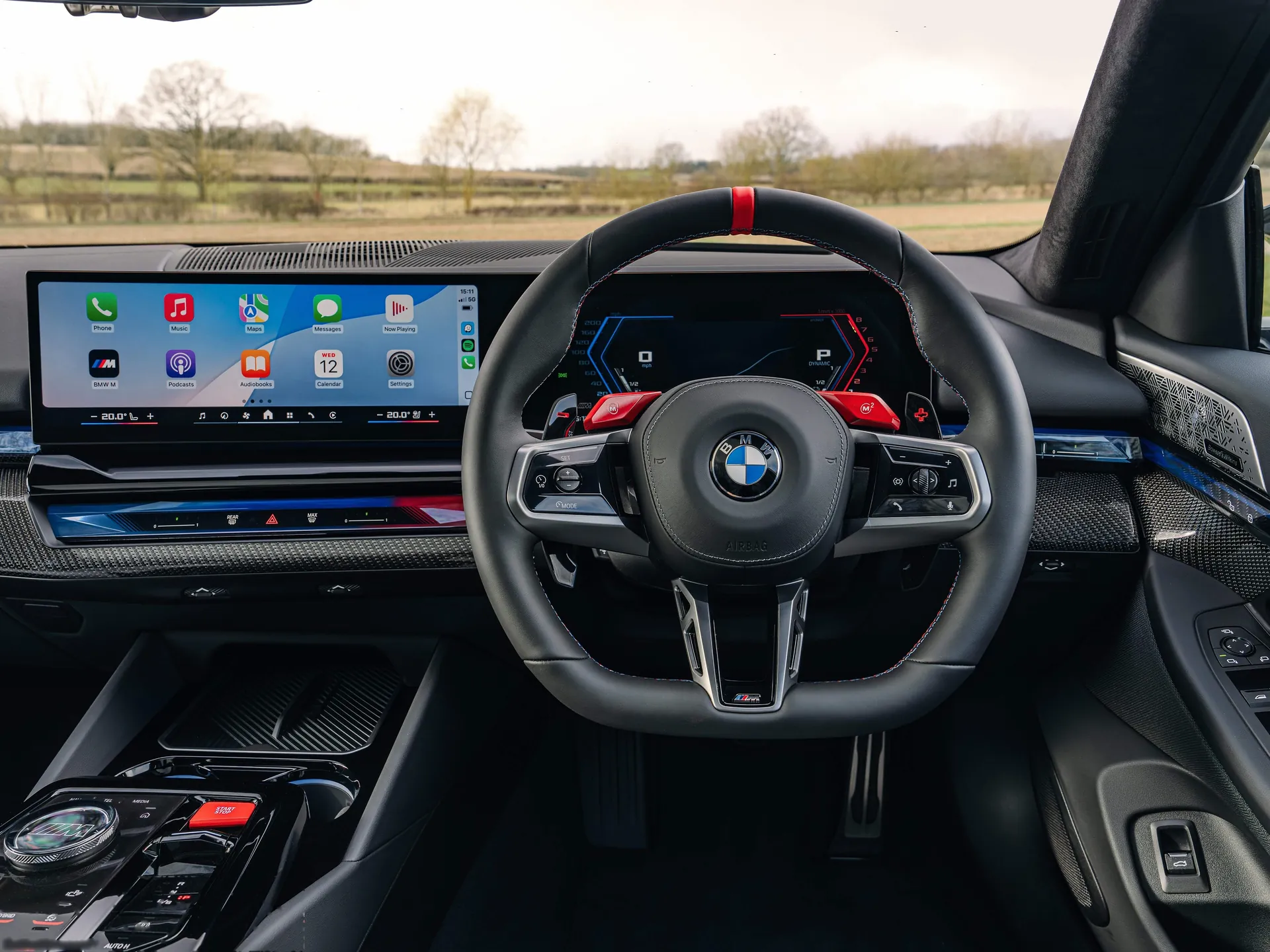 BMW M5 Touring [UK] (2025) – interiér