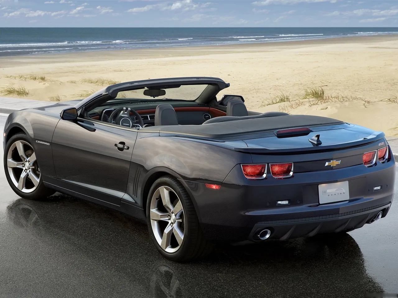 Chevrolet Camaro Convertible (2011) – zadní tříčtvrteční pohled