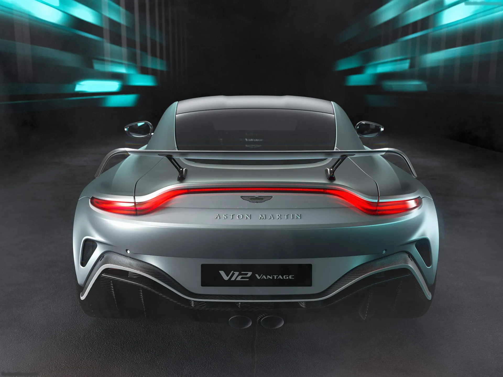 Aston Martin V12 Vantage (2023) – zezadu