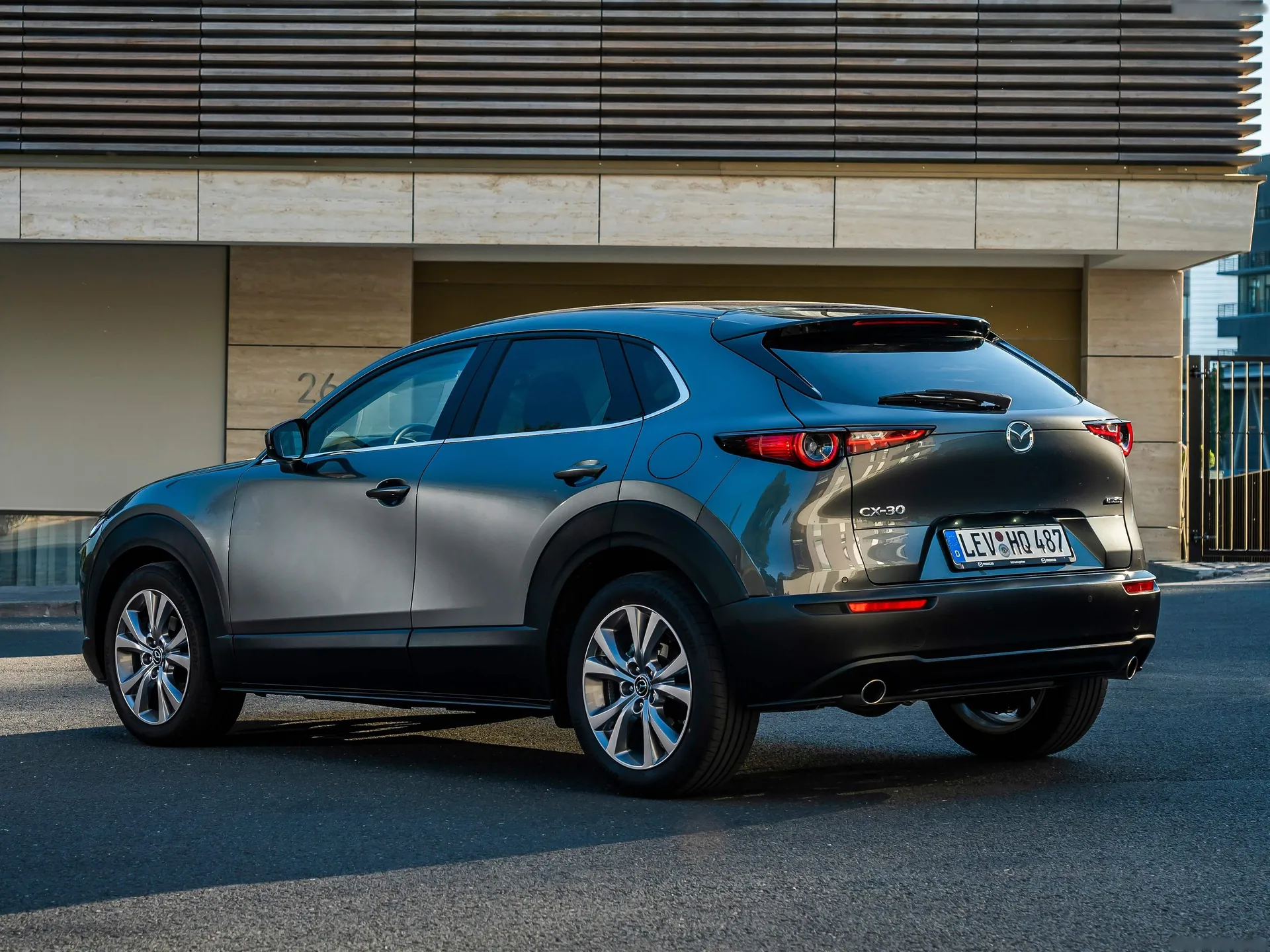 Mazda CX-30 (2020) – zadní tříčtvrteční pohled