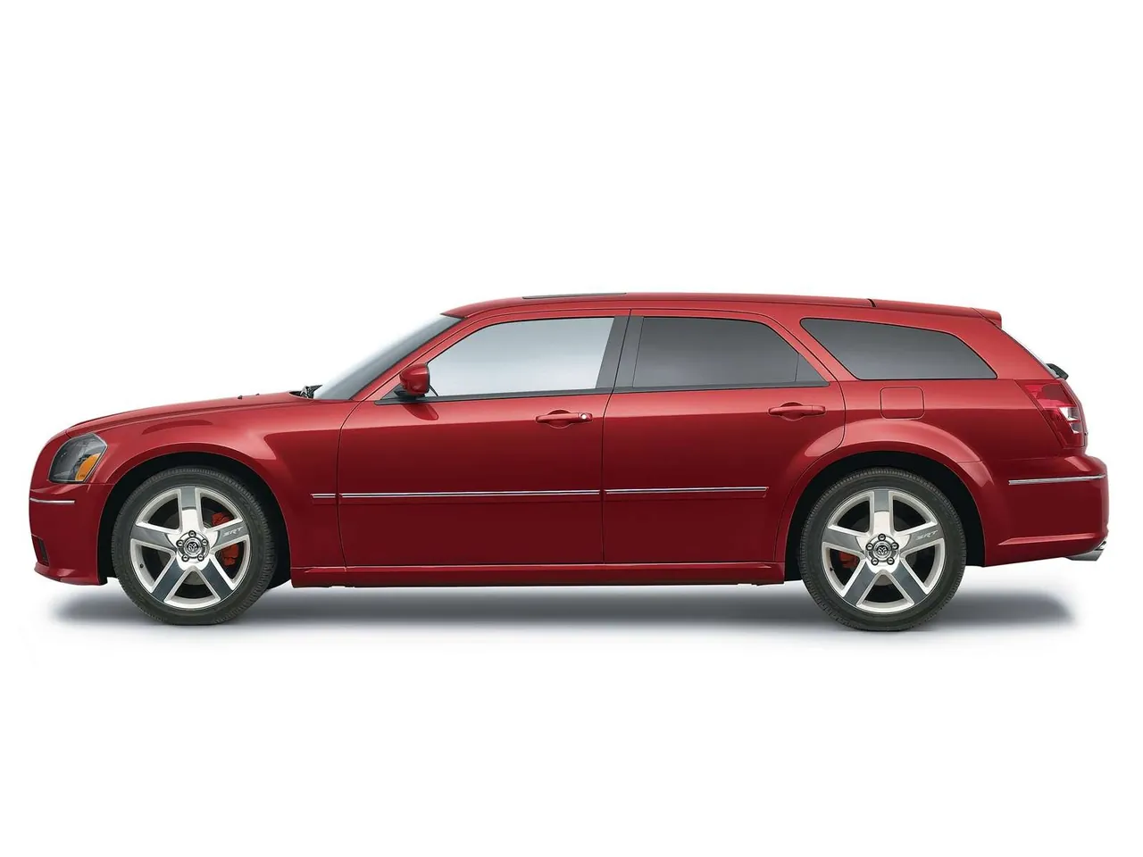 Dodge Magnum SRT8 (2006) – boční profil