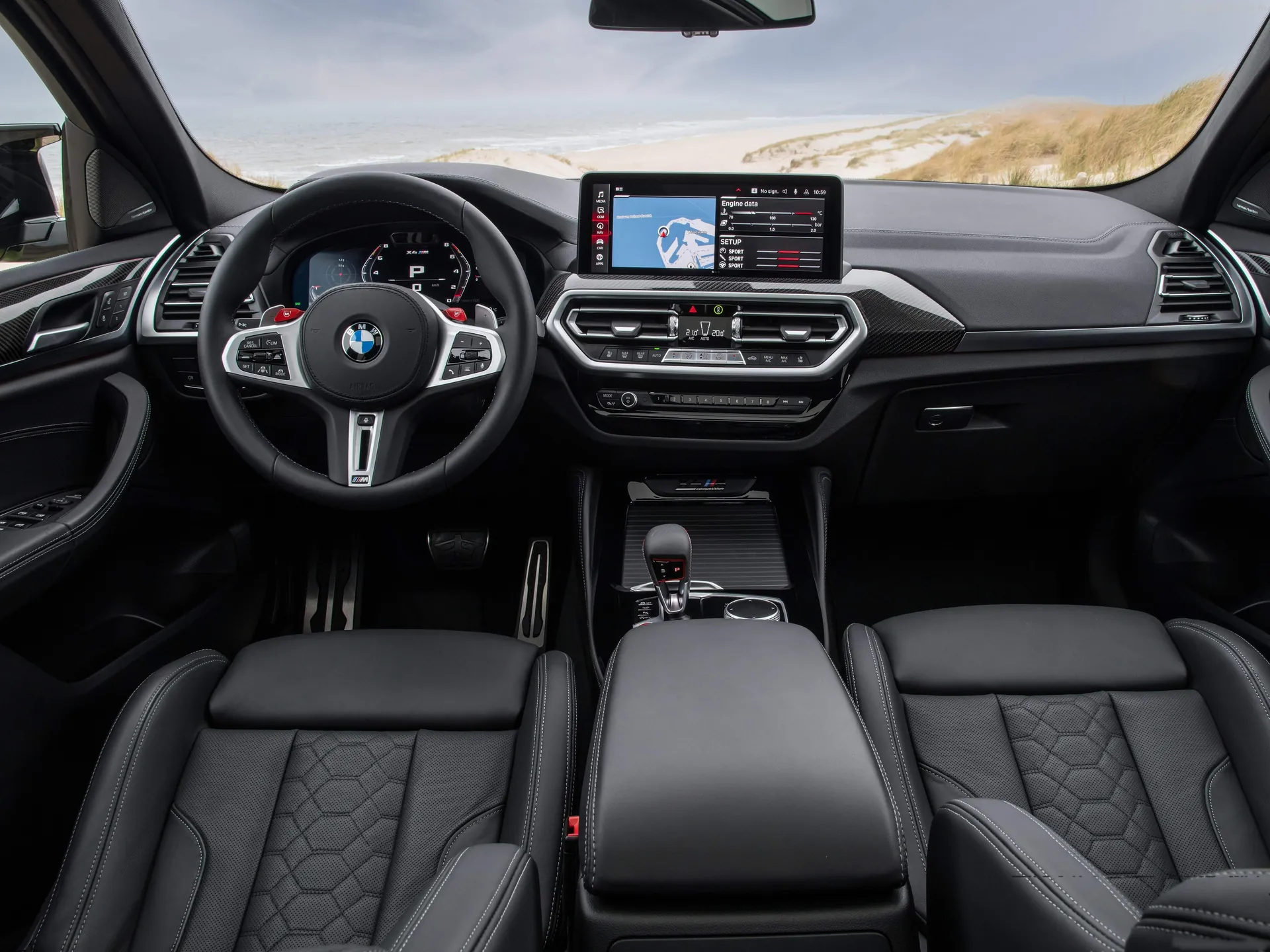 BMW X4 M Competition (2022) – interiér
