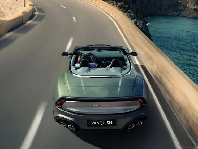 Aston Martin Vanquish Volante (2026)