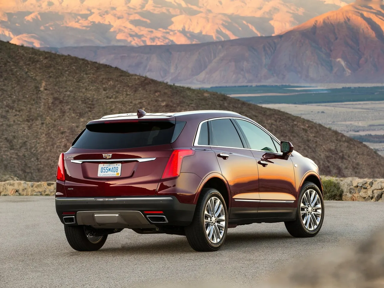 Cadillac XT5 (2017) – zadní tříčtvrteční pohled