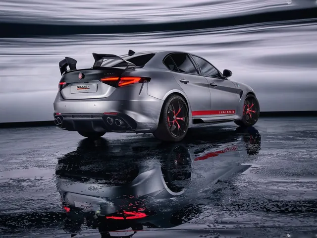 Alfa Romeo Giulia Quadrifoglio Luna Rossa (2026)