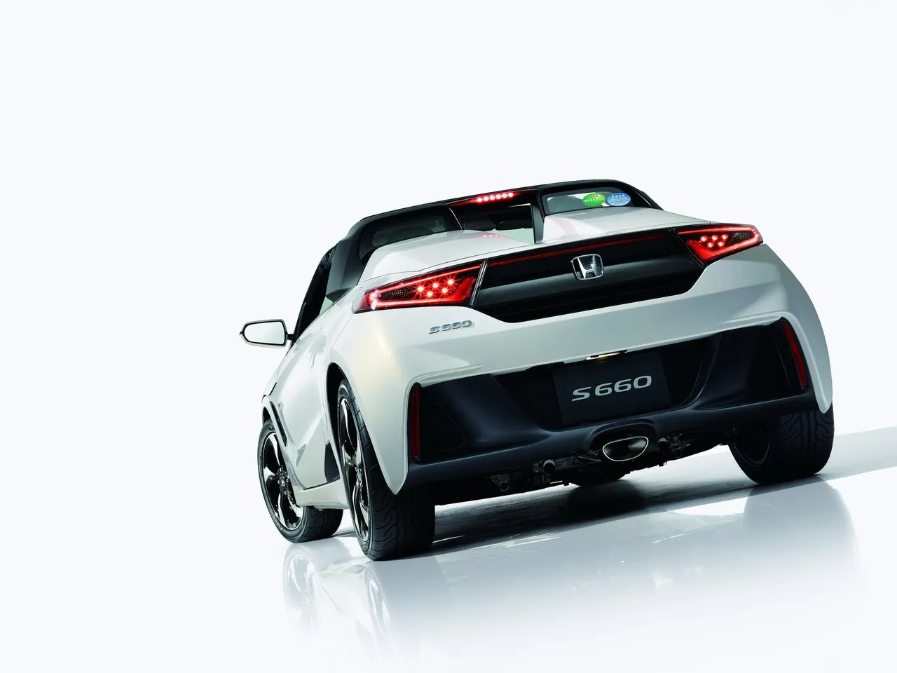 Honda S660 (2015) – zadní pohled
