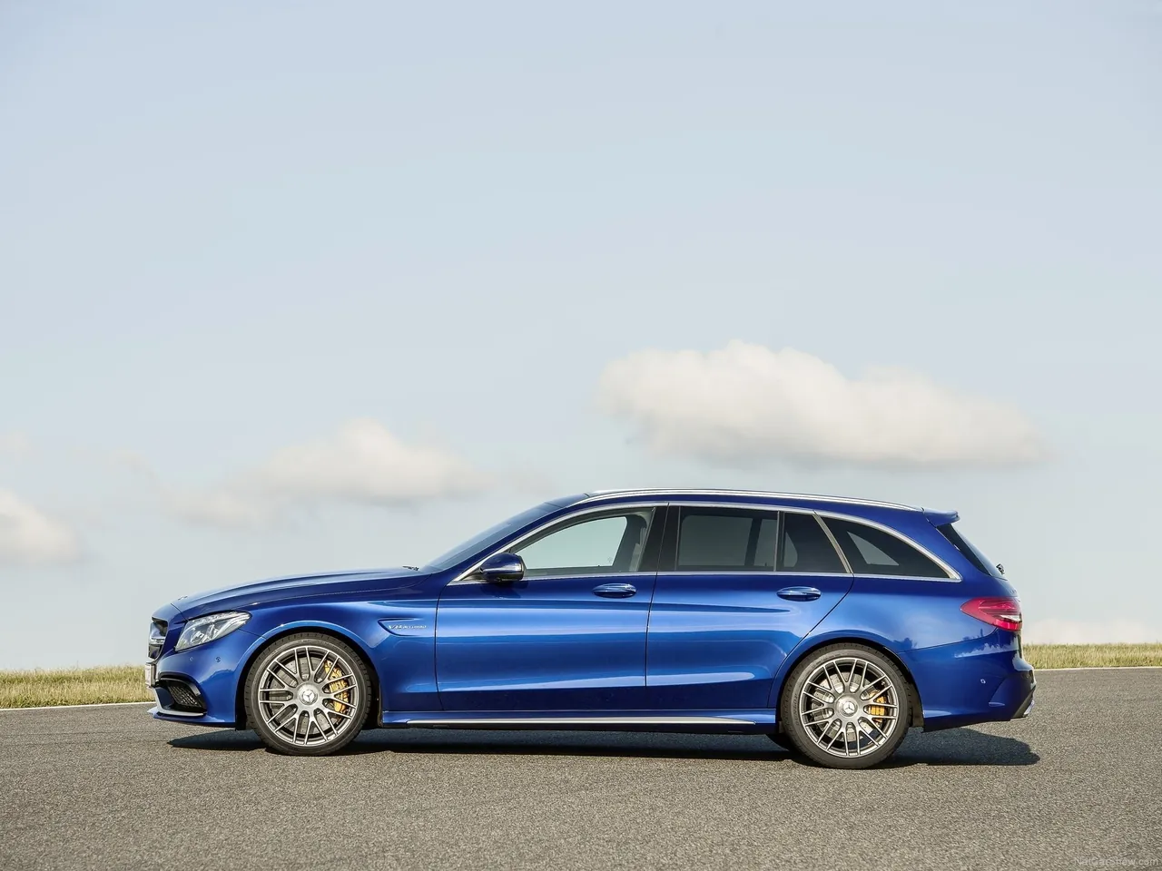 Mercedes-Benz C63 AMG Estate (2015) – boční profil