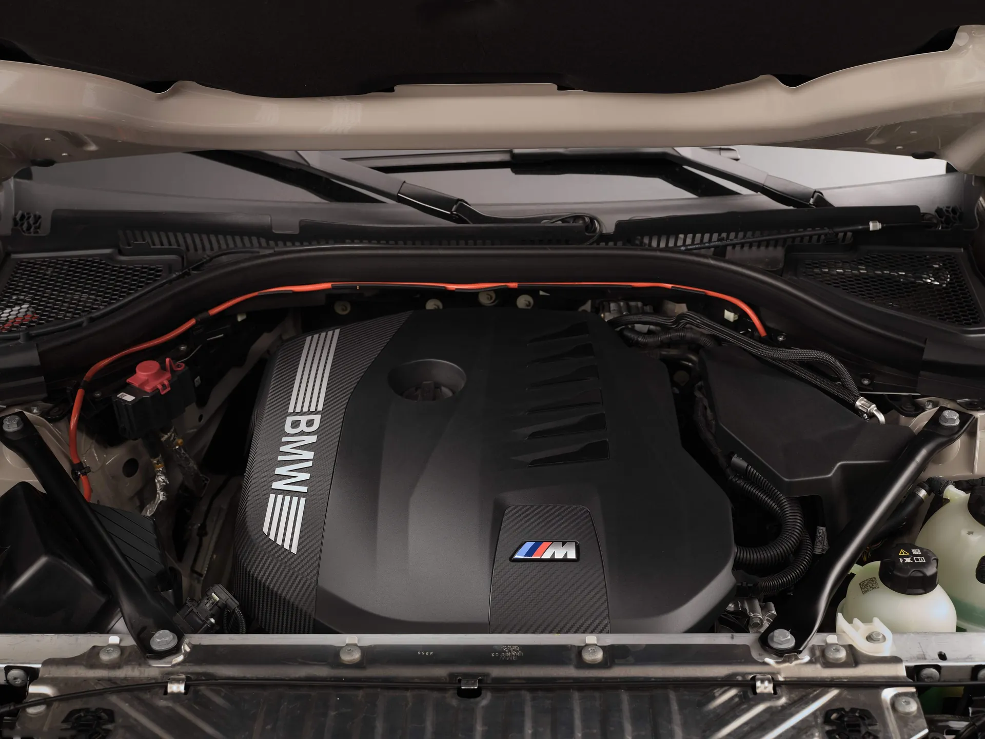 BMW X3 M50 xDrive (2025) – motorový prostor