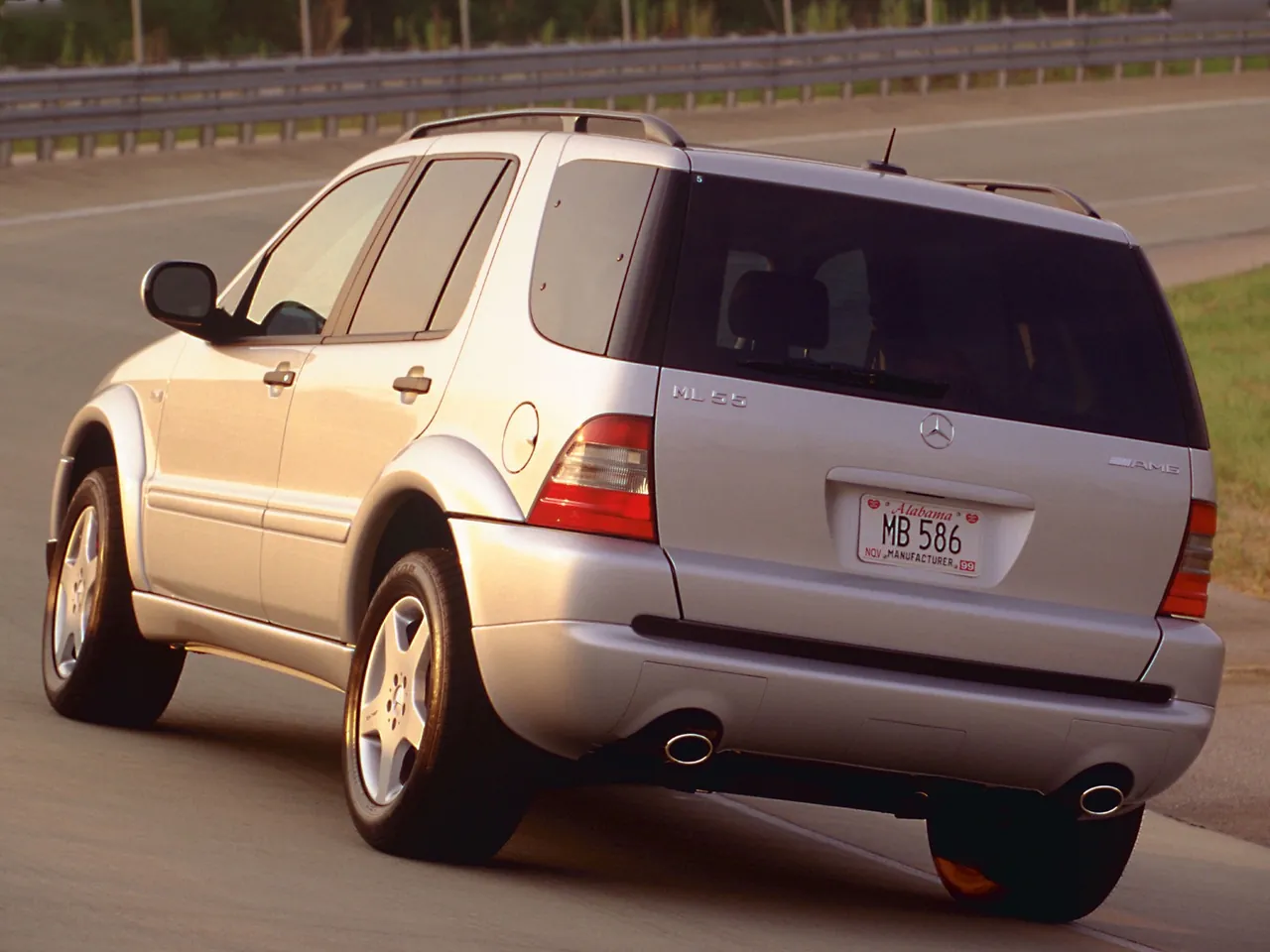 Mercedes-Benz ML55 AMG (2000) - Rear Three-Quarter