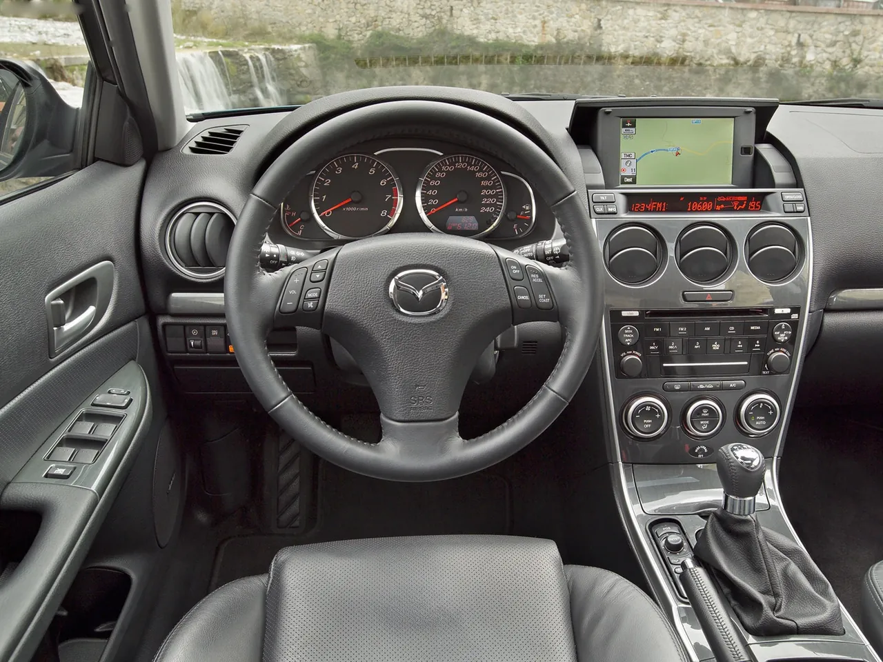 Mazda 6 Facelift (2005) – interiér