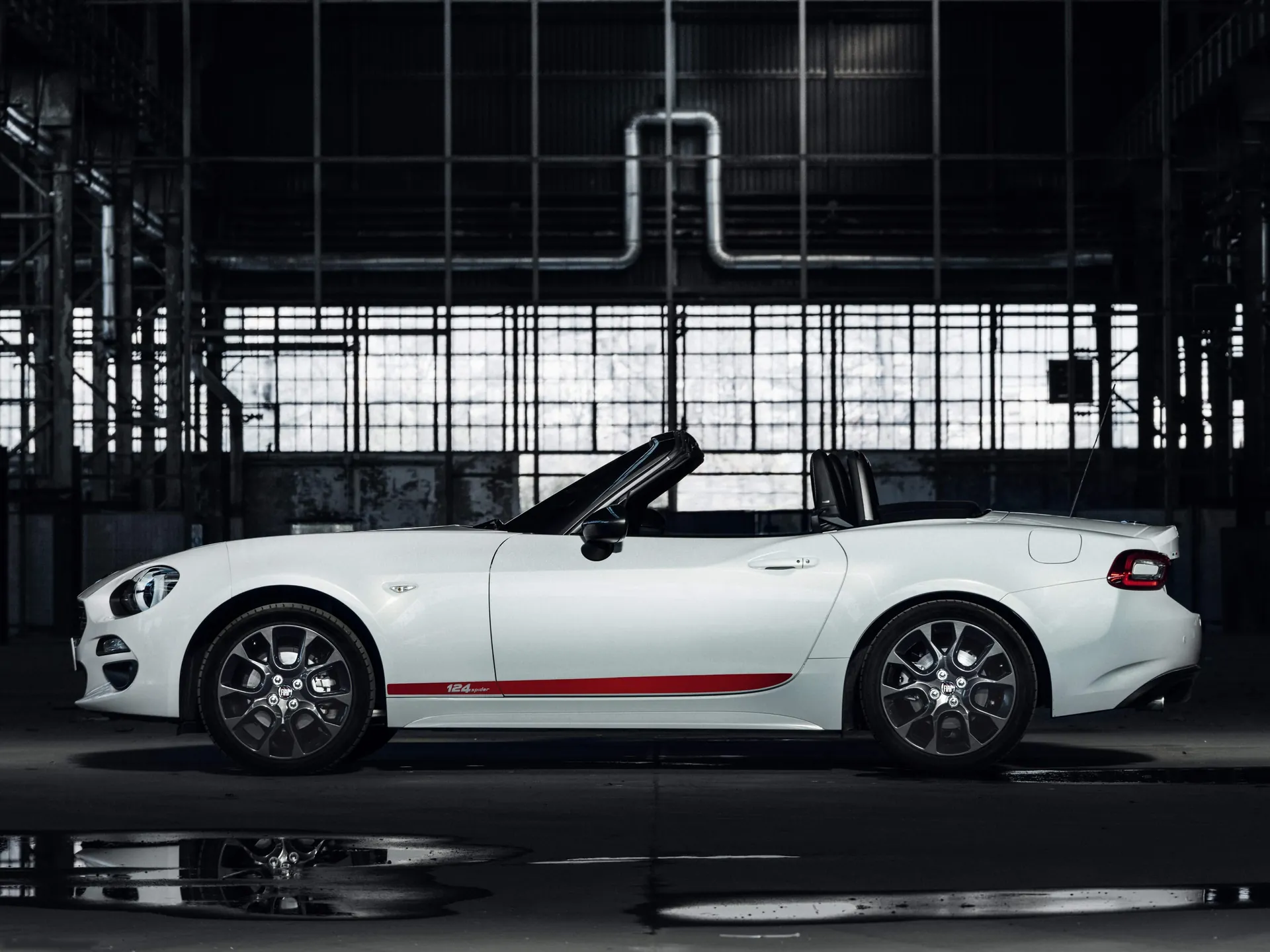 Fiat 124 Spider S-Design (2018) – boční profil