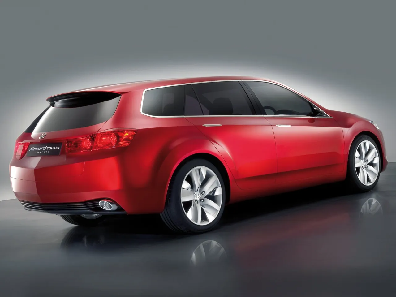 Honda Accord Tourer Concept (2007) – zadní tříčtvrteční pohled