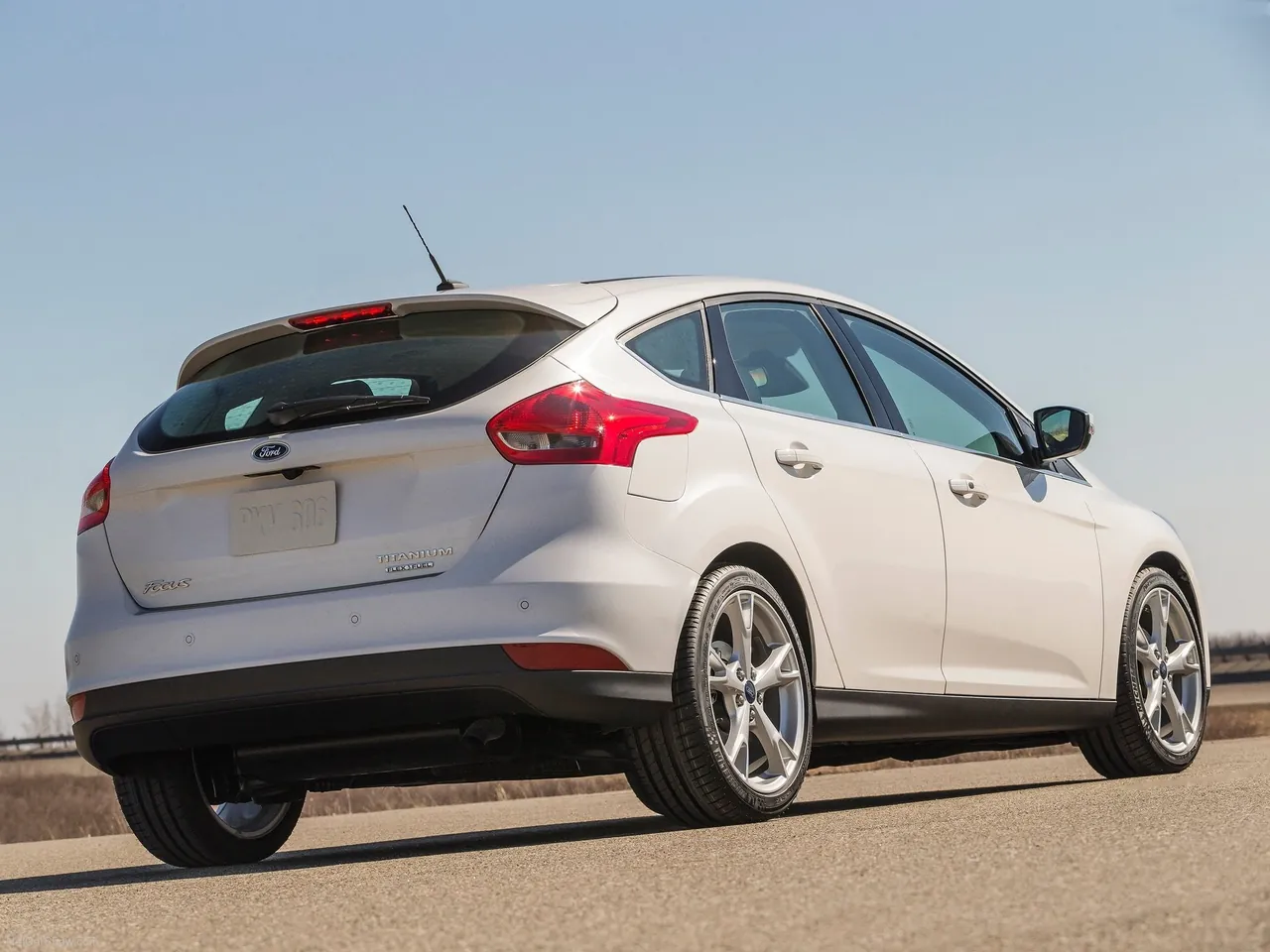 Ford Focus (2015) – zadní tříčtvrteční pohled