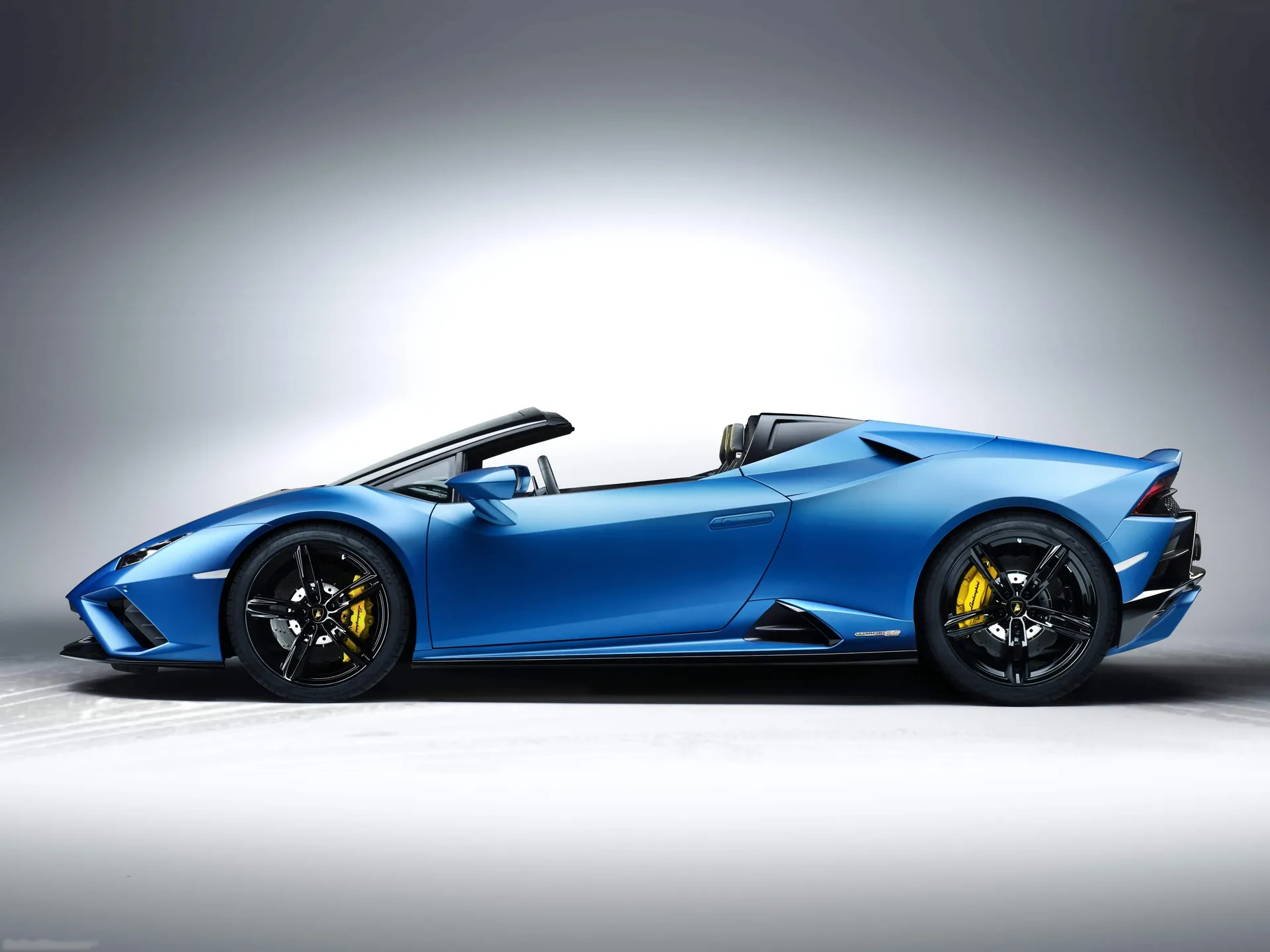Lamborghini Huracan Evo RWD Spyder (2021) – boční profil