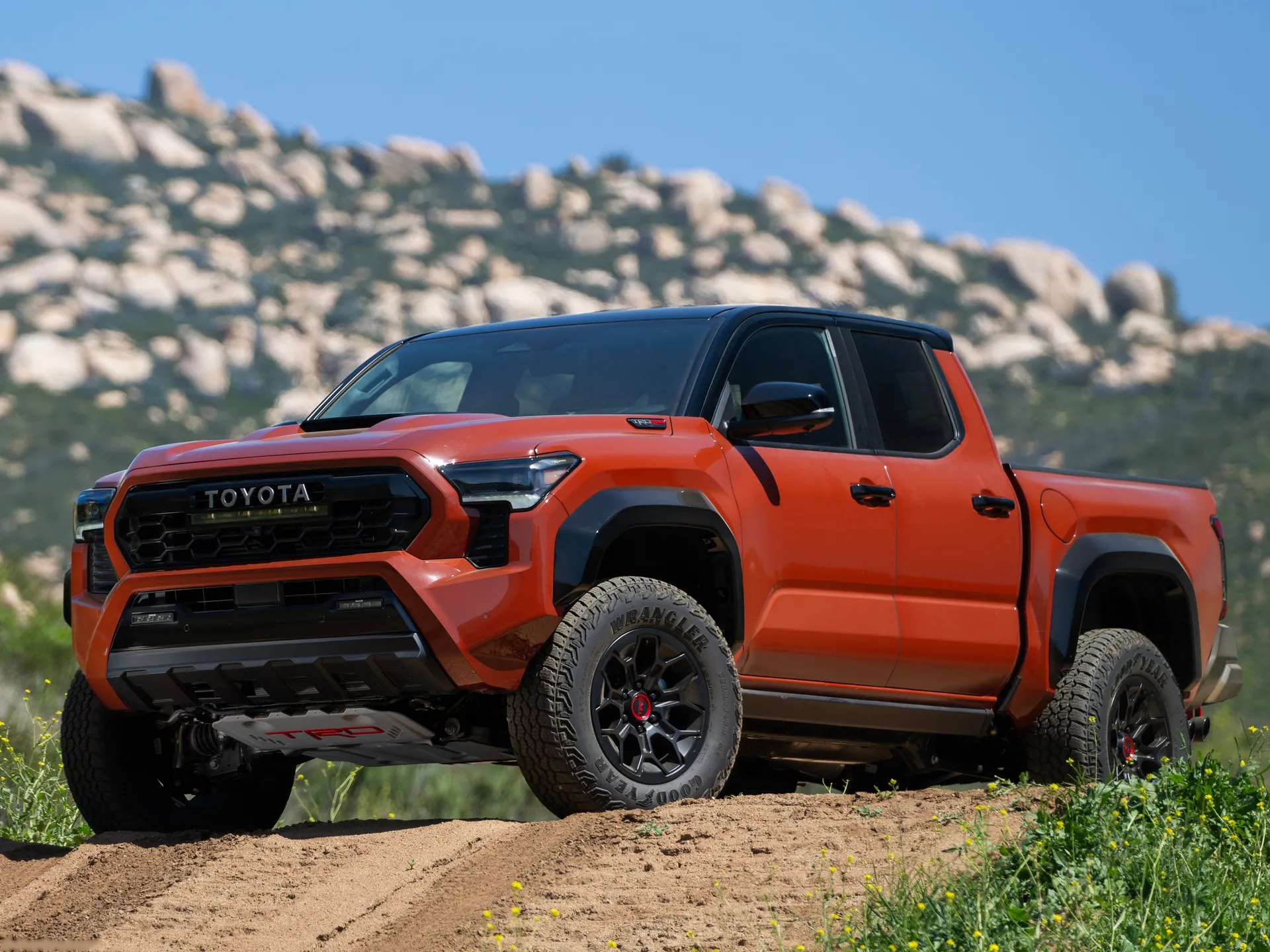 Toyota Tacoma i-FORCE MAX TRD Pro (2024)