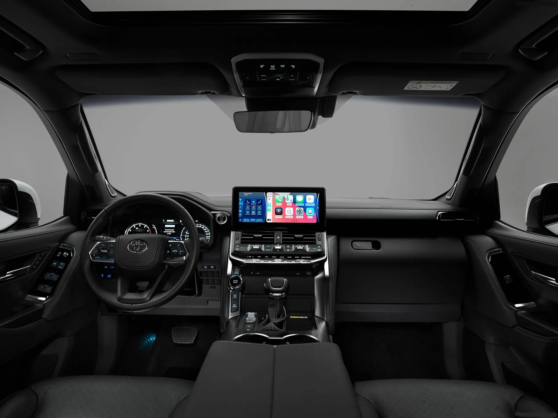 Toyota Land Cruiser (2022) - Interior