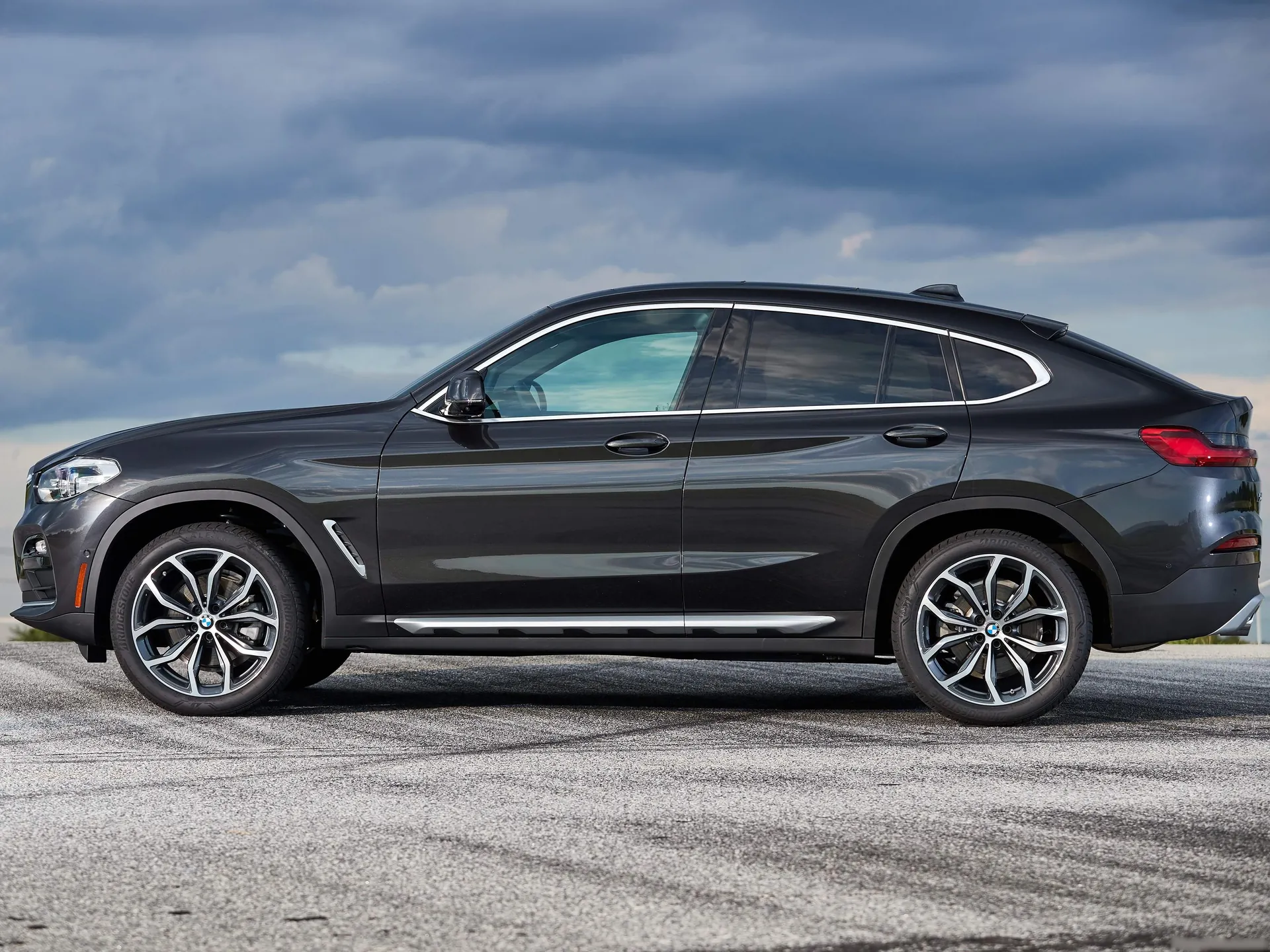 BMW X4 (2019) – boční profil