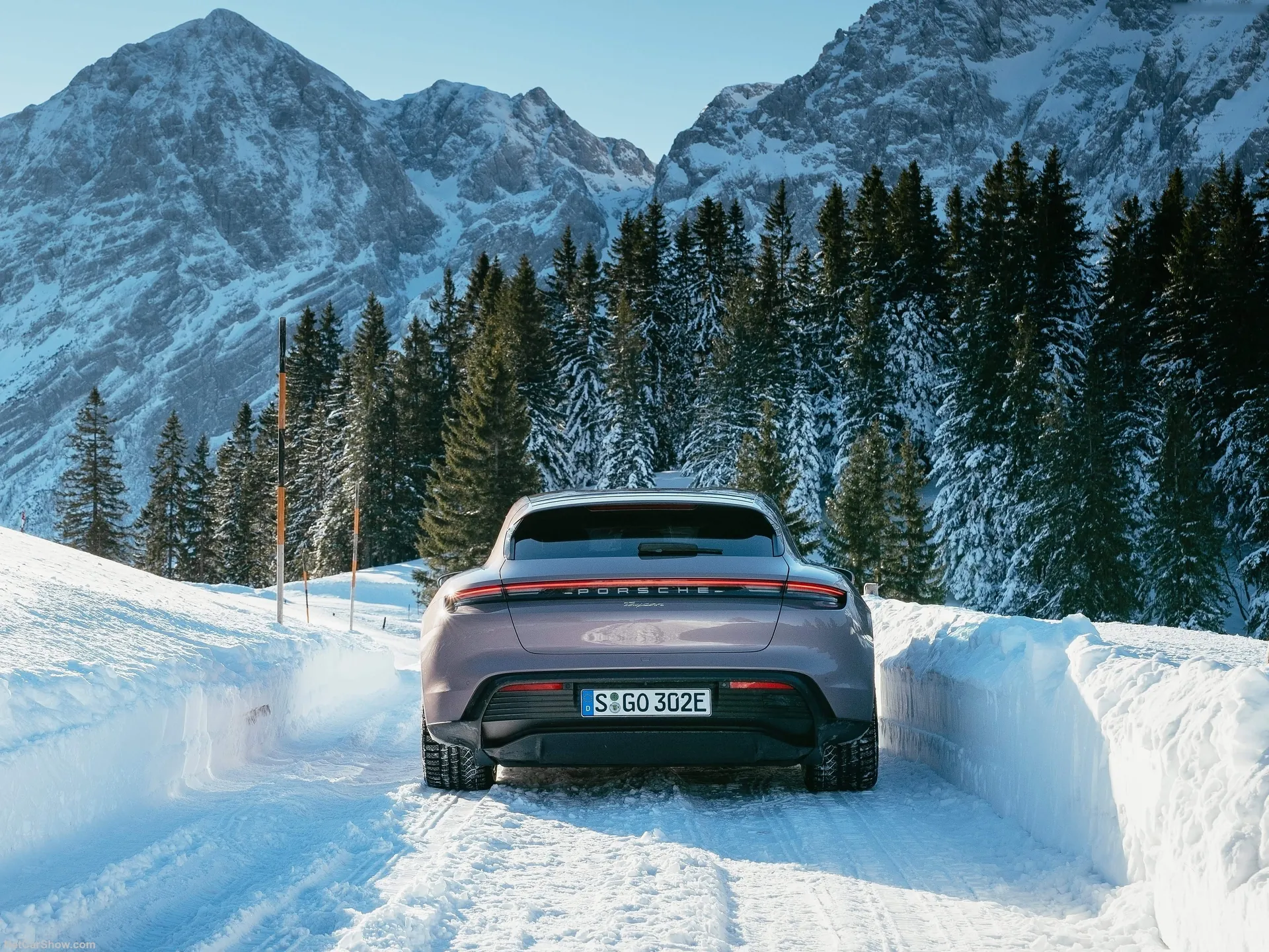 Porsche Taycan Sport Turismo (2022) - Rear