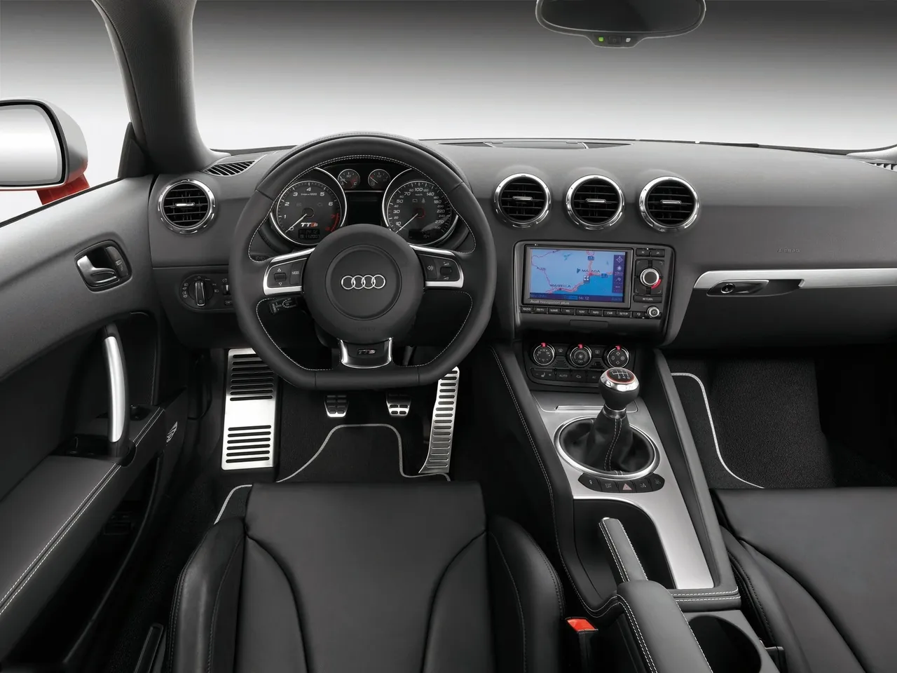 Audi TTS Coupe (2009) – interiér