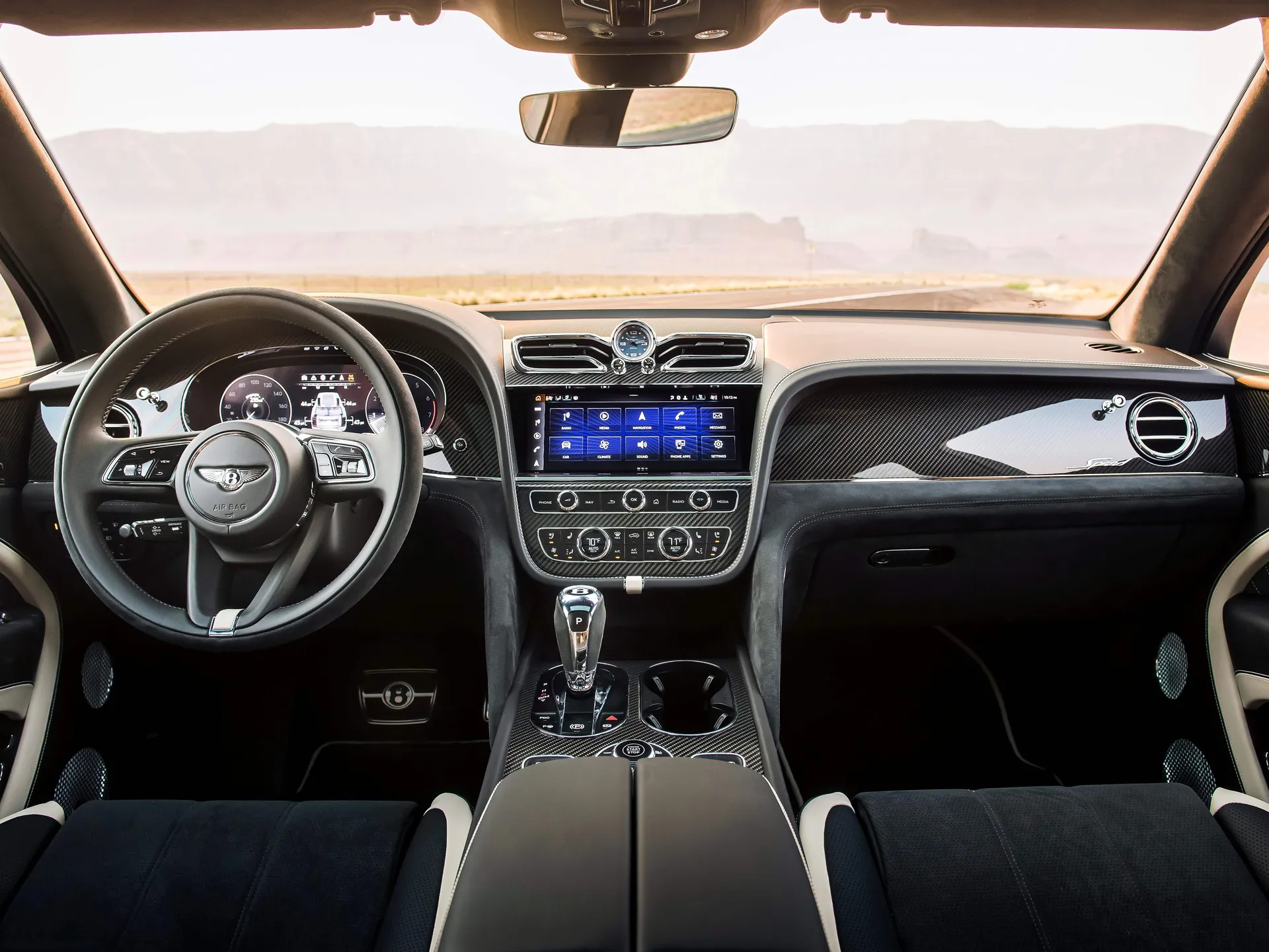 Bentley Bentayga Speed (2021) – interiér