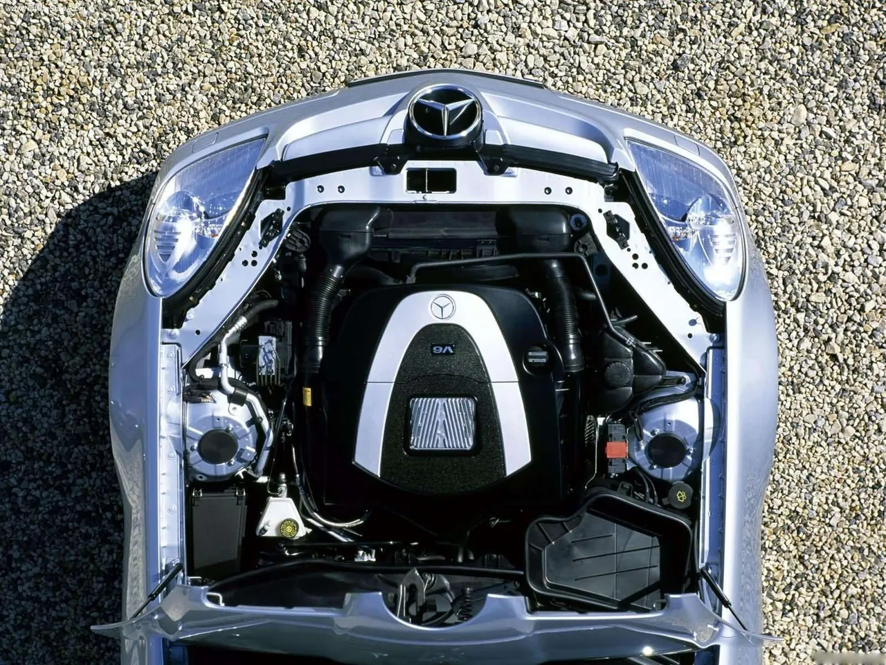 Mercedes-Benz SLK350 (2005) - Engine Bay