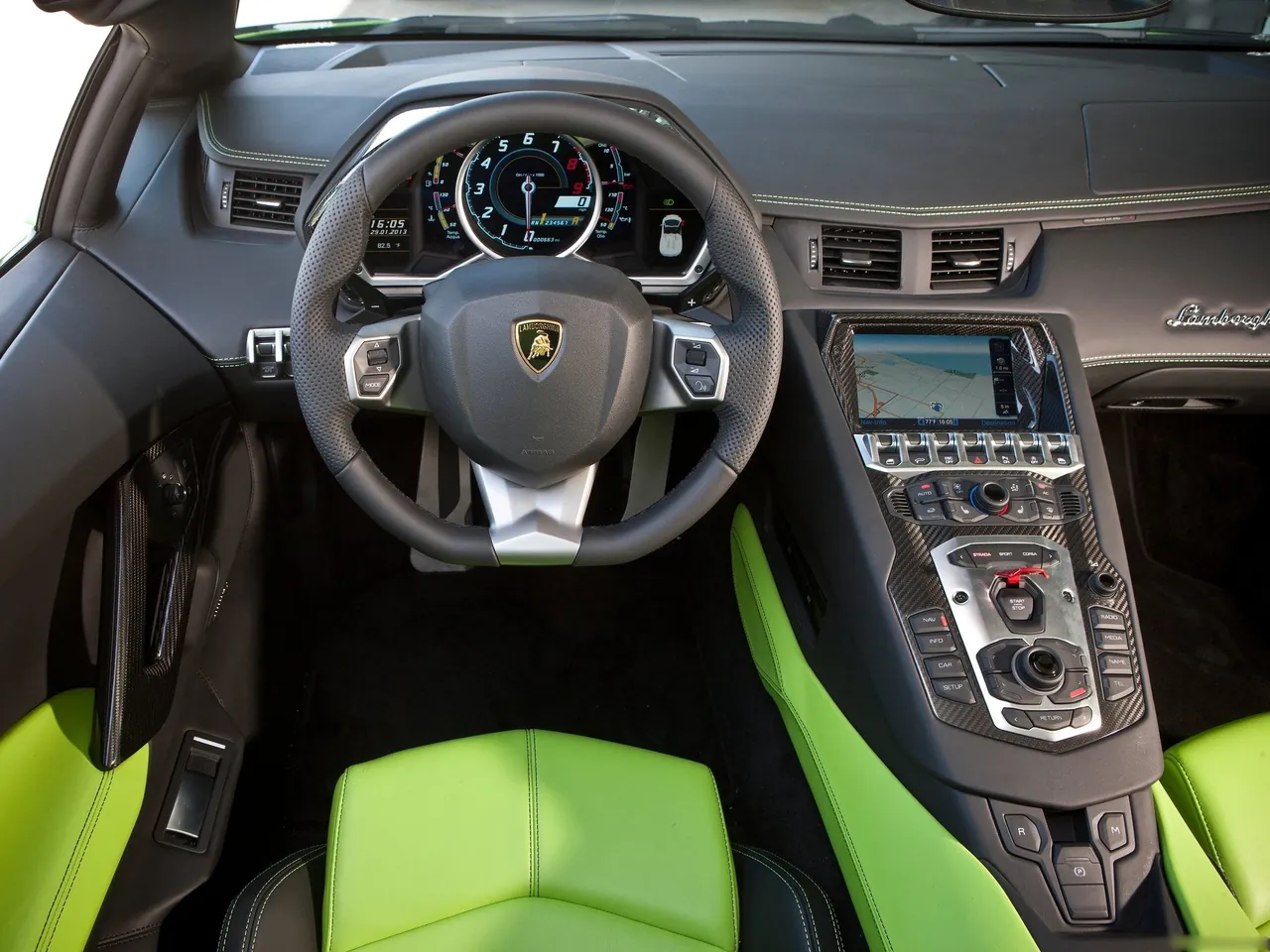Lamborghini Aventador LP700-4 Roadster (2014) – interiér
