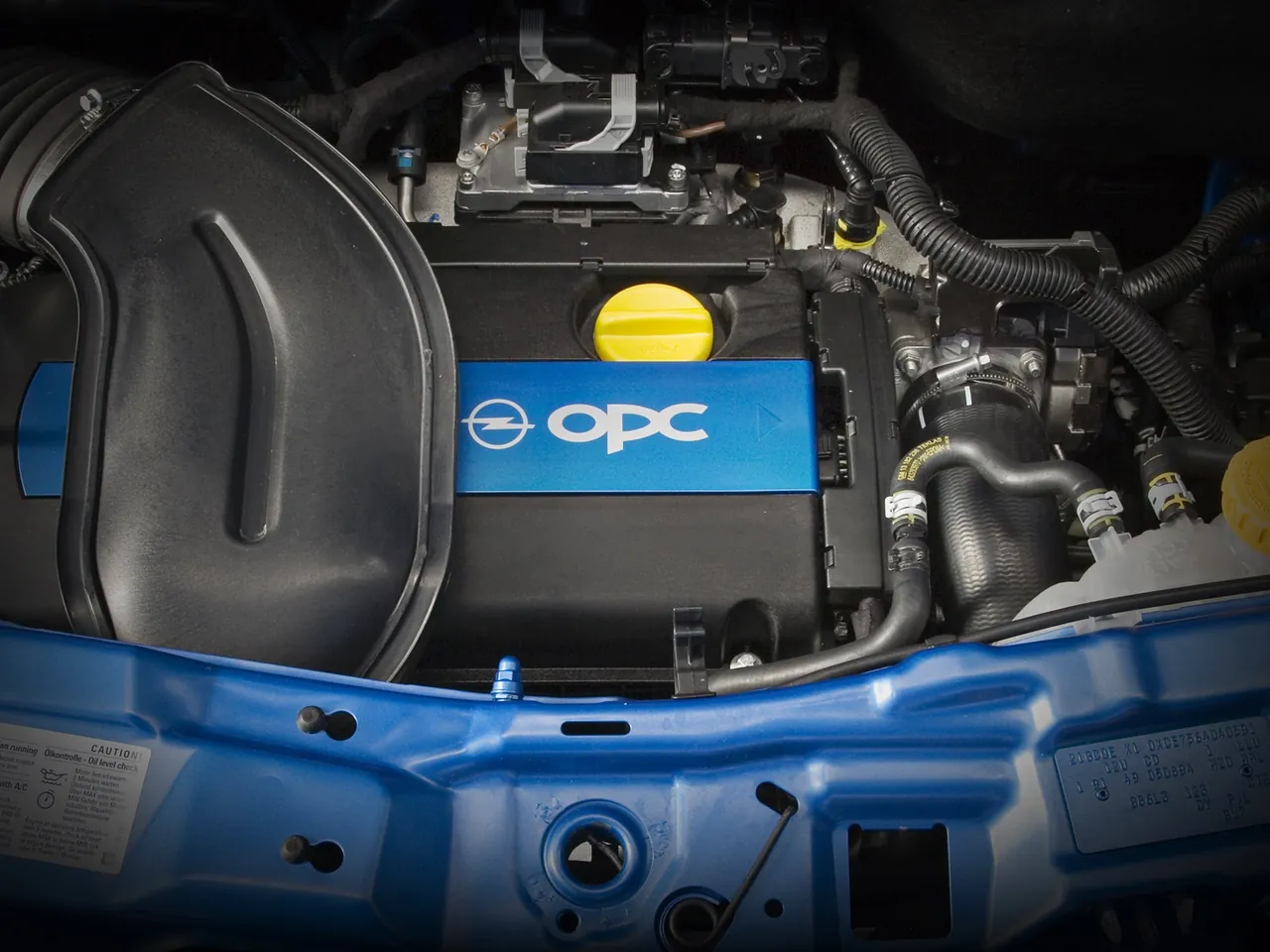 Opel Meriva OPC (2006) – motorový prostor