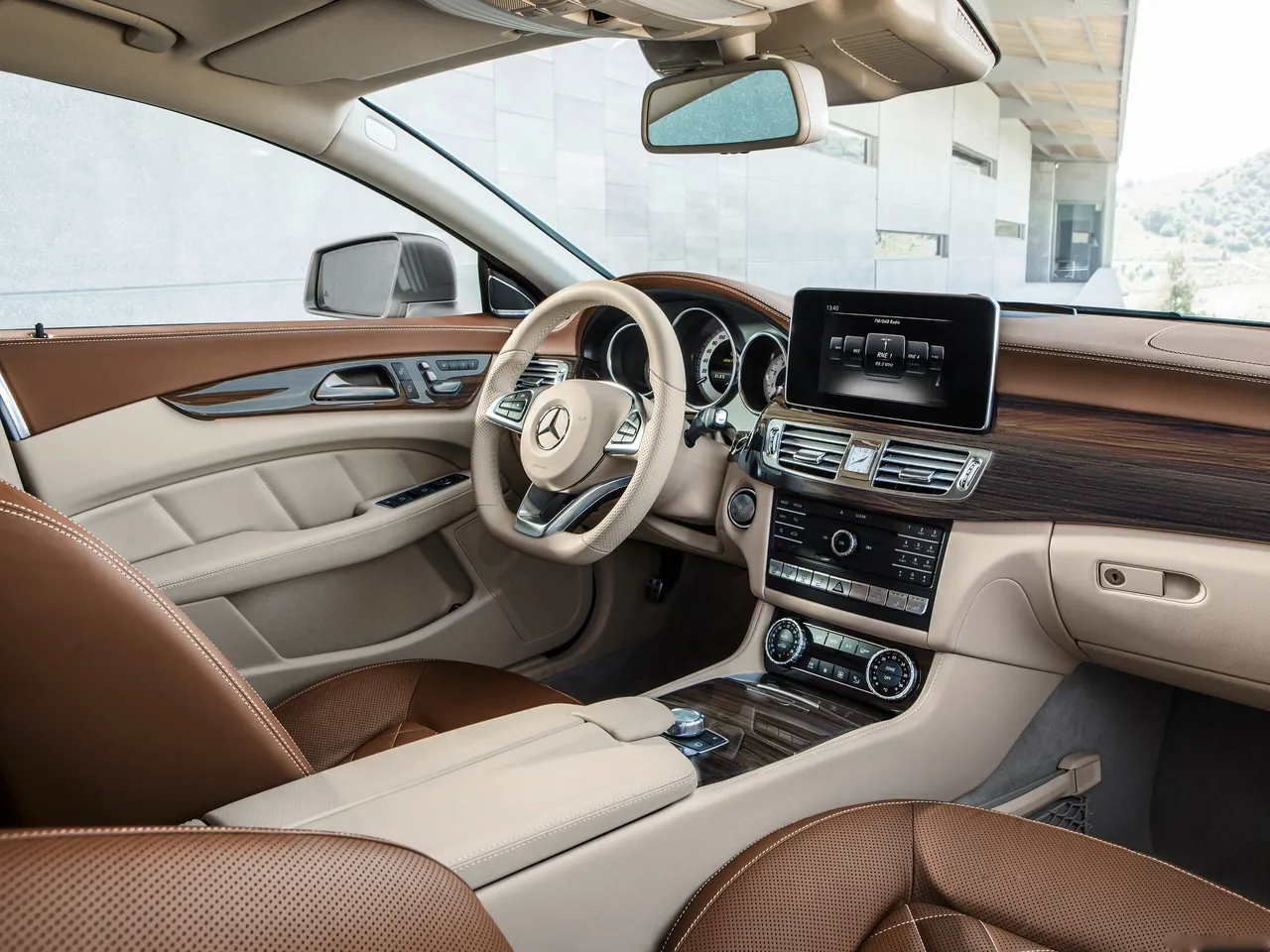 Mercedes-Benz CLS Shooting Brake (2015) – interiér