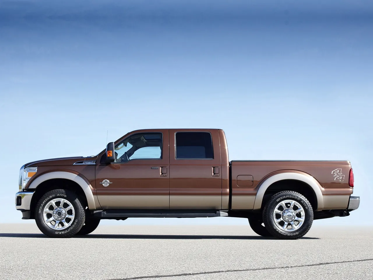 Ford Super Duty (2011) - Side Profile