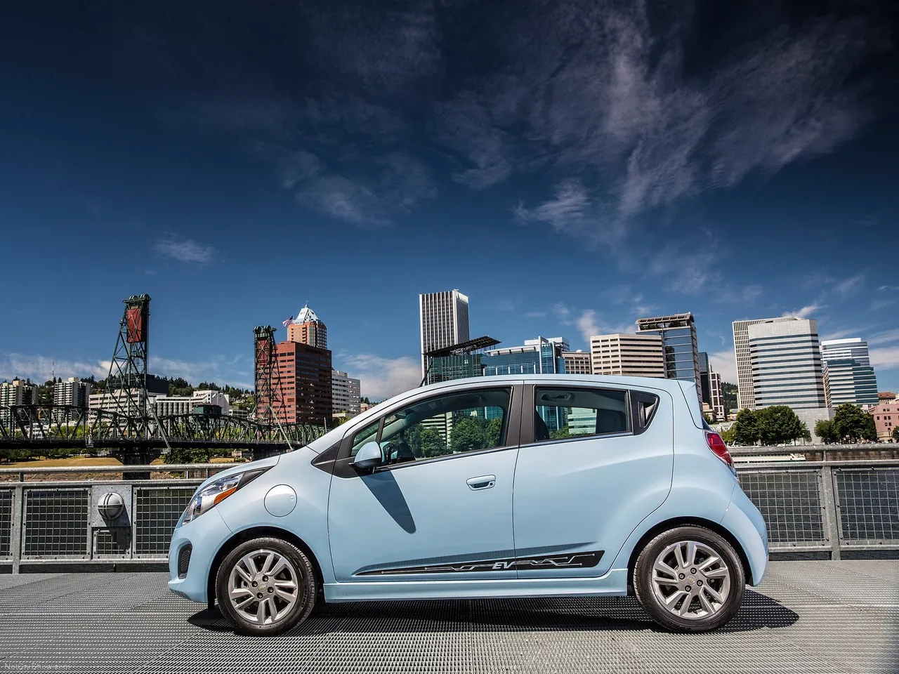 Chevrolet Spark EV (2014) – boční profil