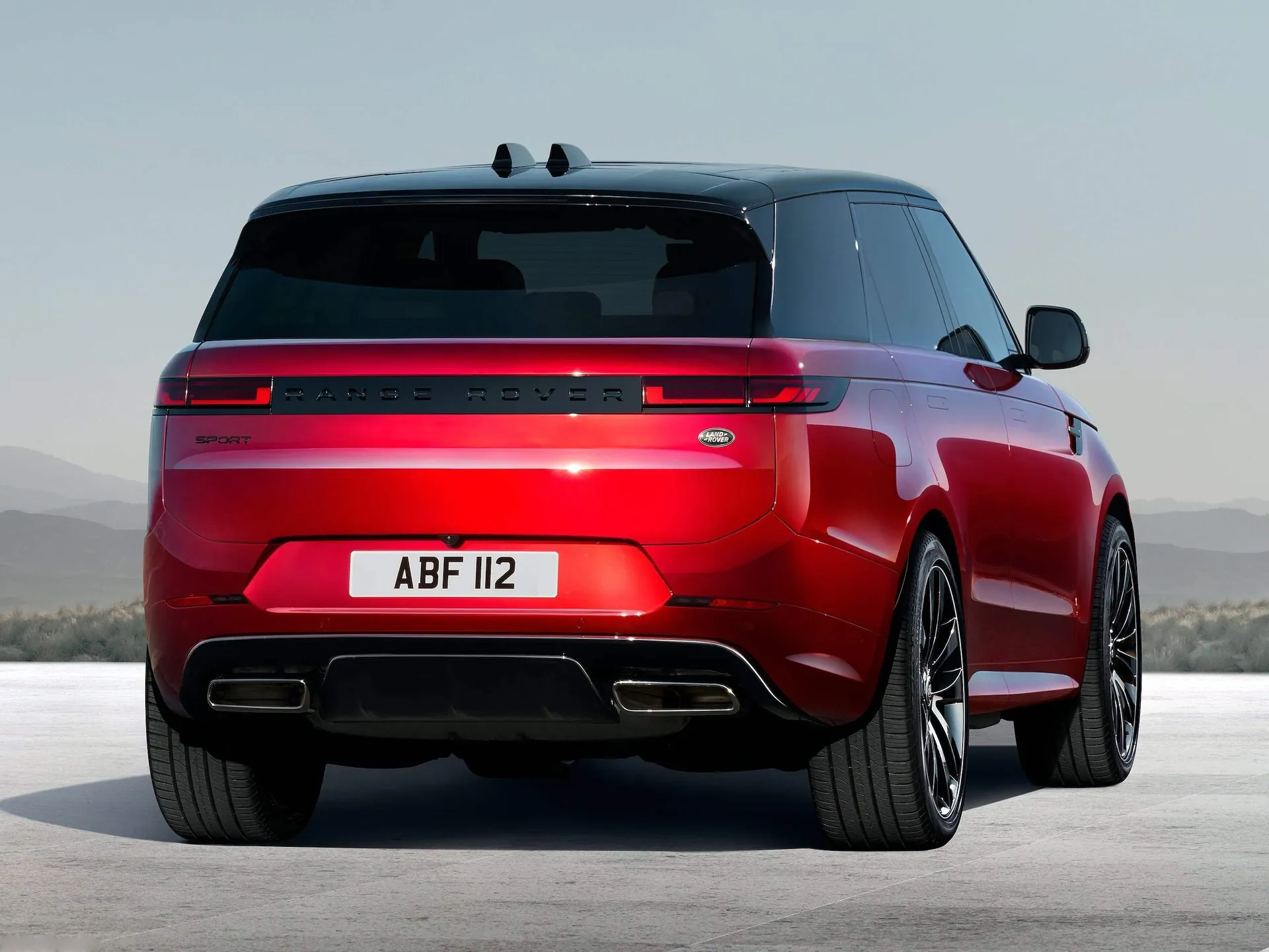 Land Rover Range Rover Sport (2023) – zadní tříčtvrteční pohled