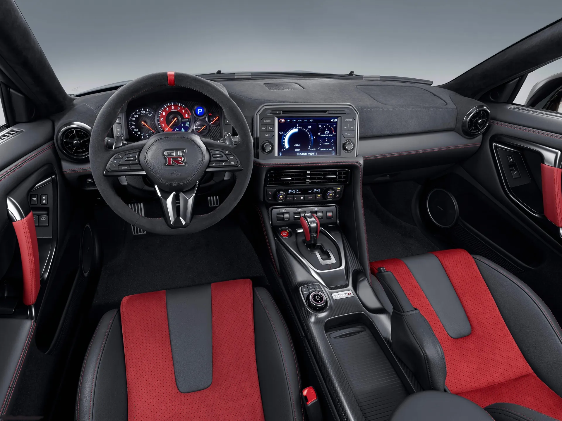 Nissan GT-R Nismo (2020) - Interior