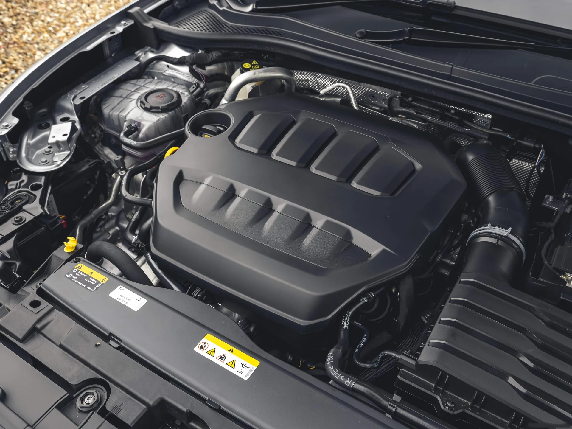 Cupra Leon [UK] (2021) – motorový prostor