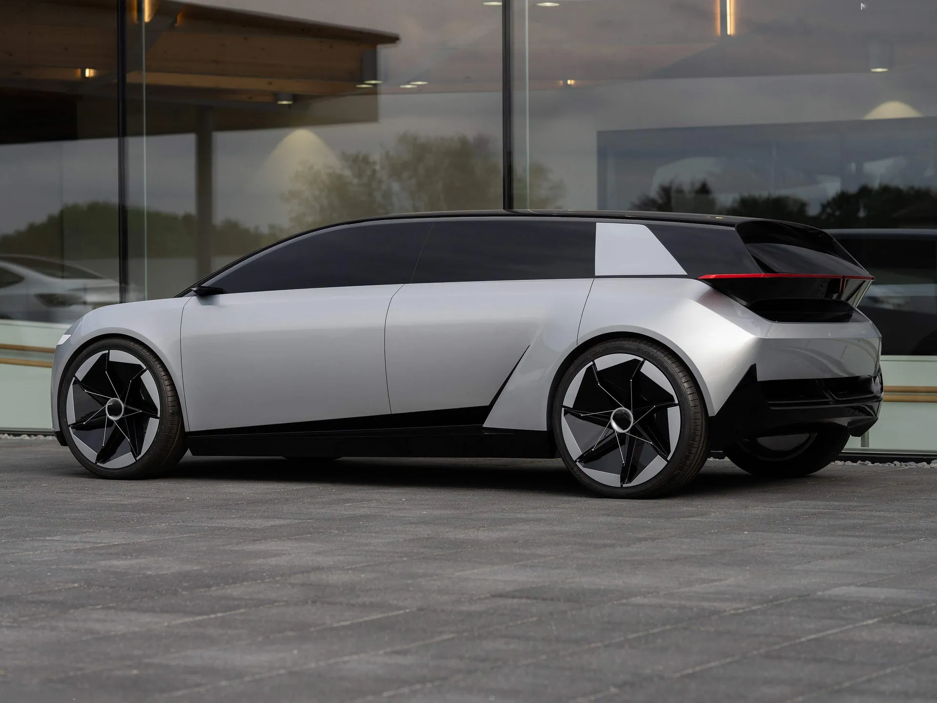 Tata Avinya Concept (2022) – zadní tříčtvrteční pohled