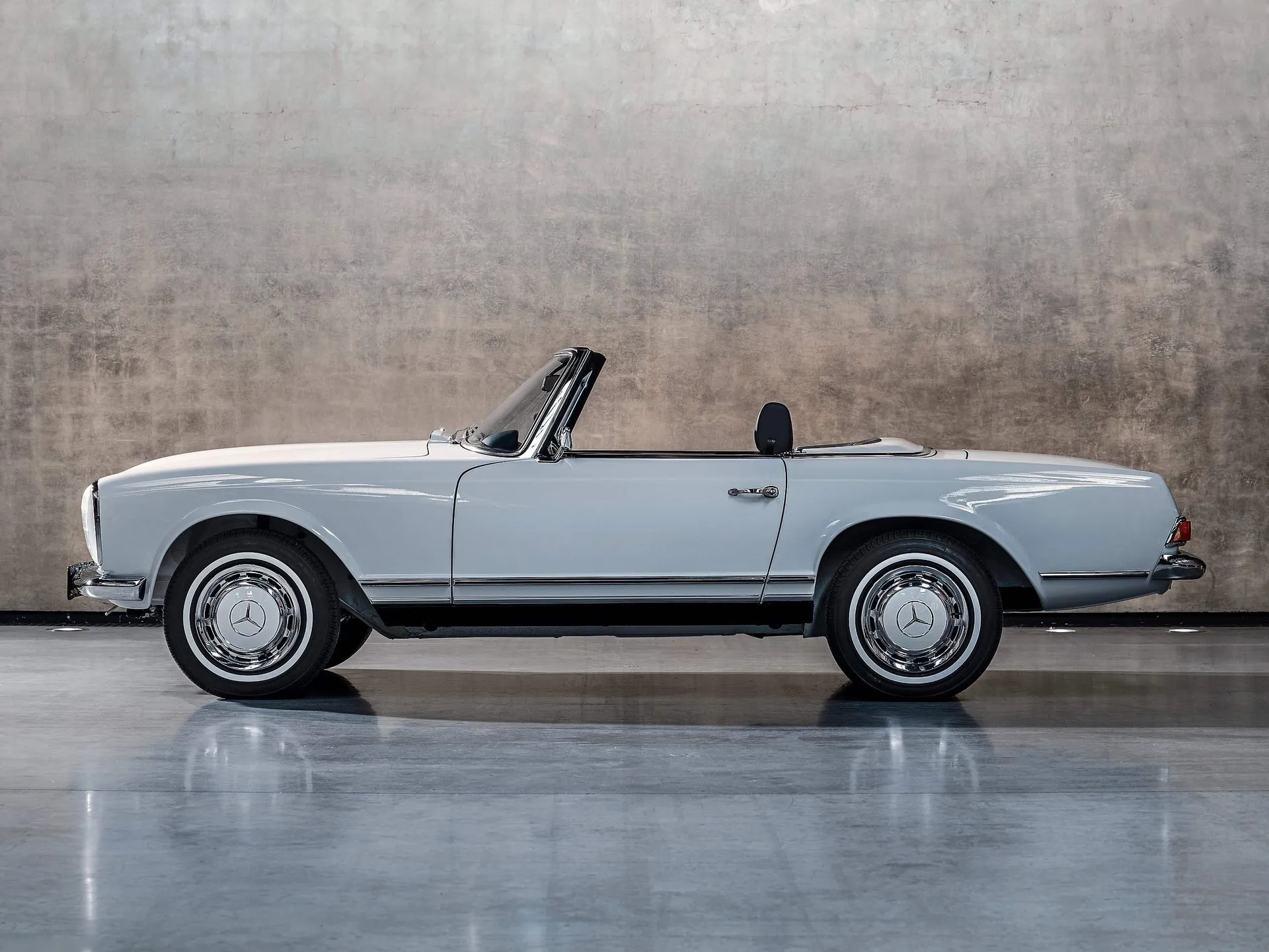 Mercedes-Benz 280 SL Pagoda (1968) - Side Profile