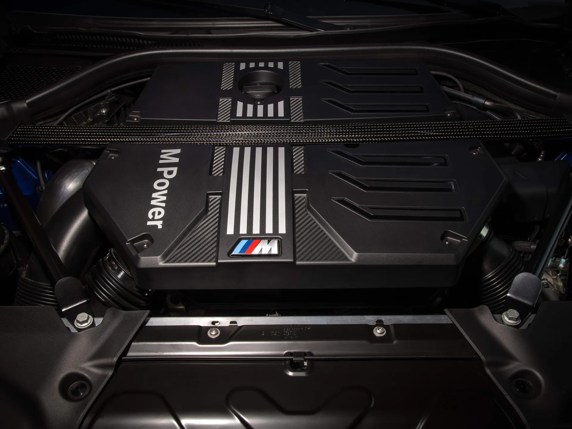 BMW X3 M Competition (2022) – motorový prostor