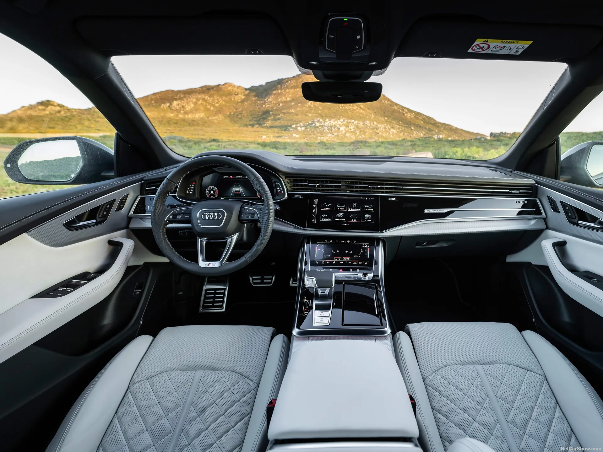 Audi Q8 (2024) – interiér