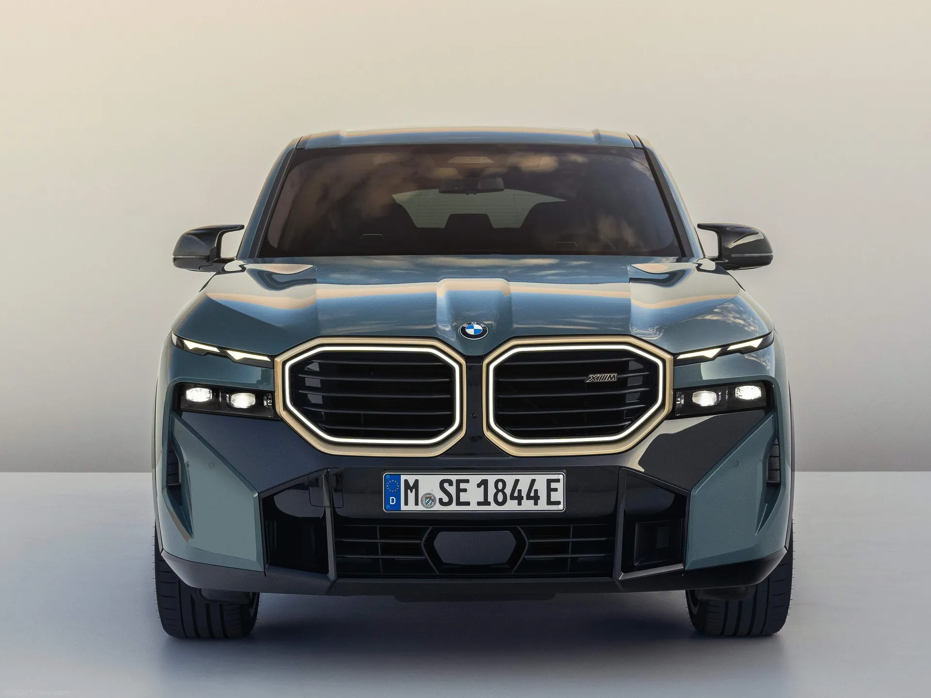 BMW XM (2023) – zepředu
