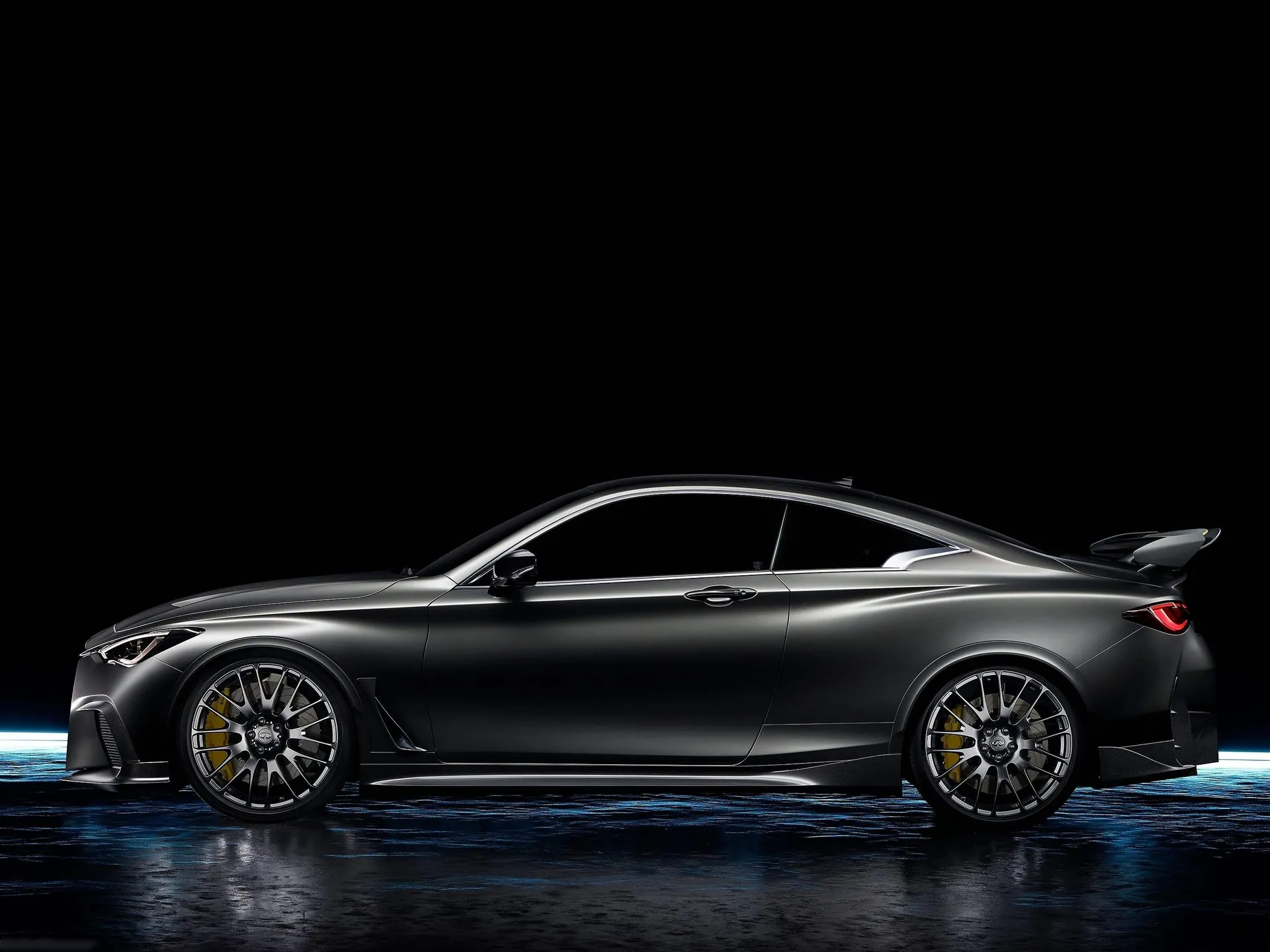 Infiniti Q60 Project Black S Concept (2017) – boční profil