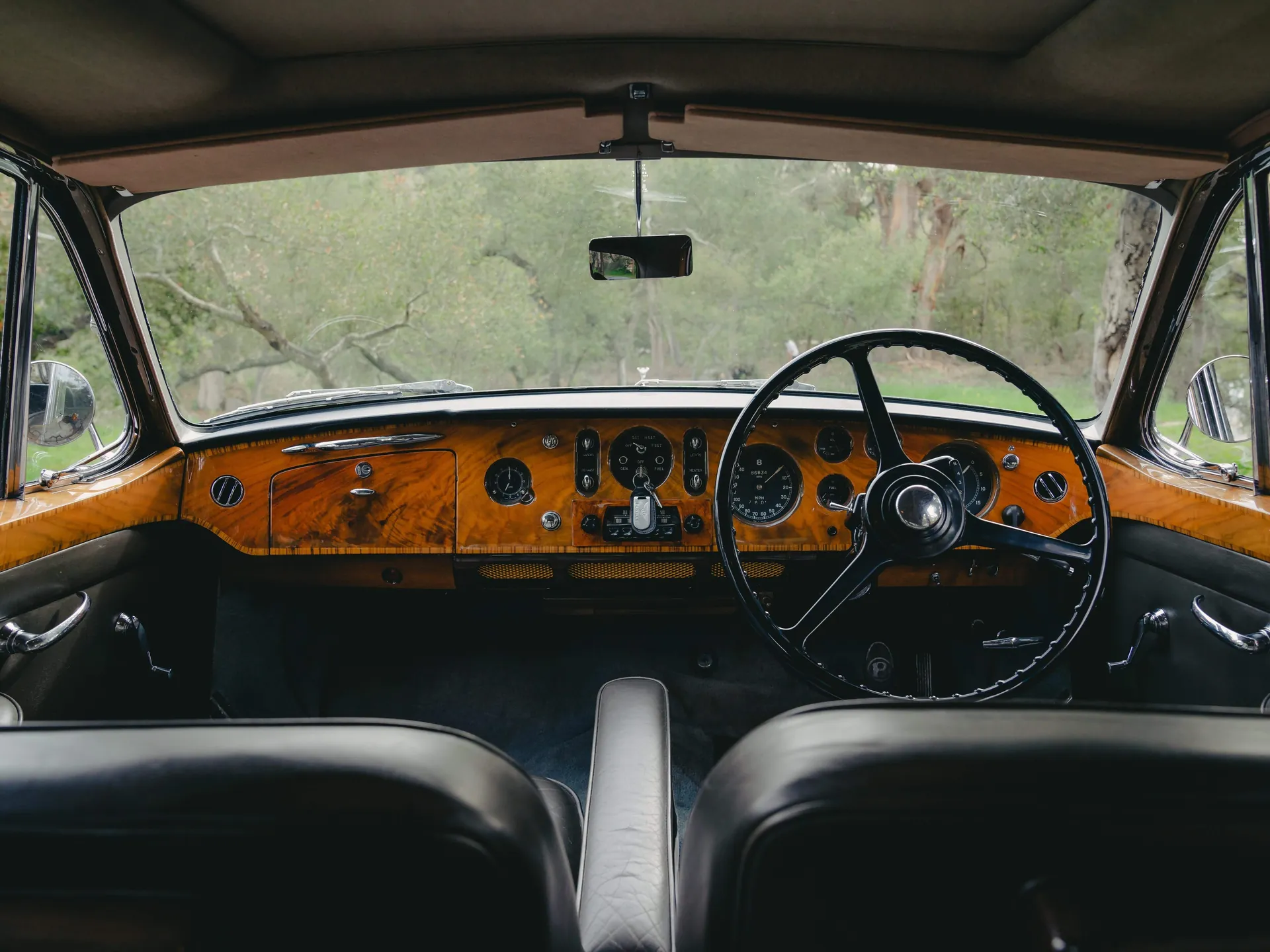 Bentley S1 Continental Flying Spur (1958) – interiér