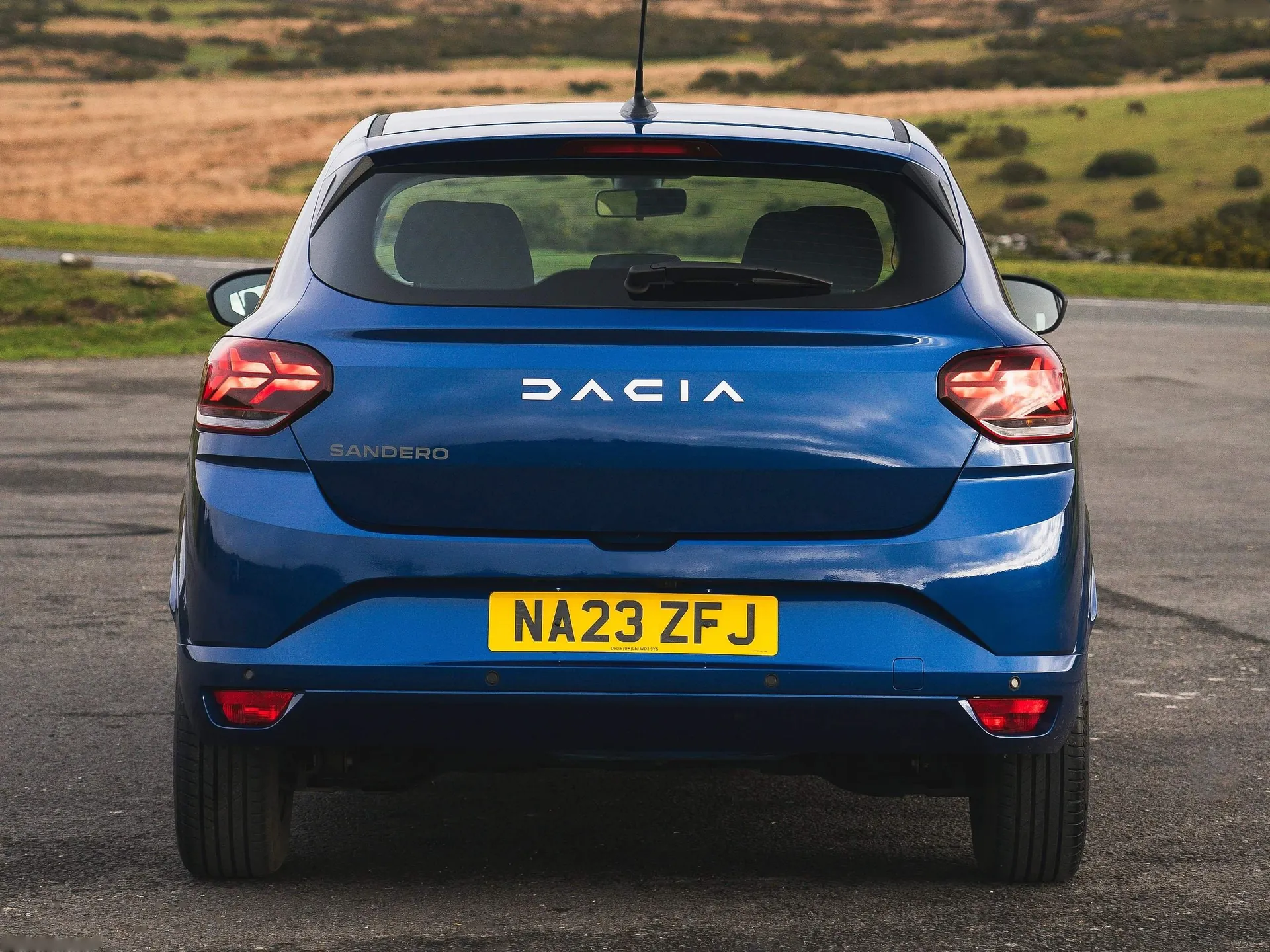 Dacia Sandero [UK] (2023) – zezadu