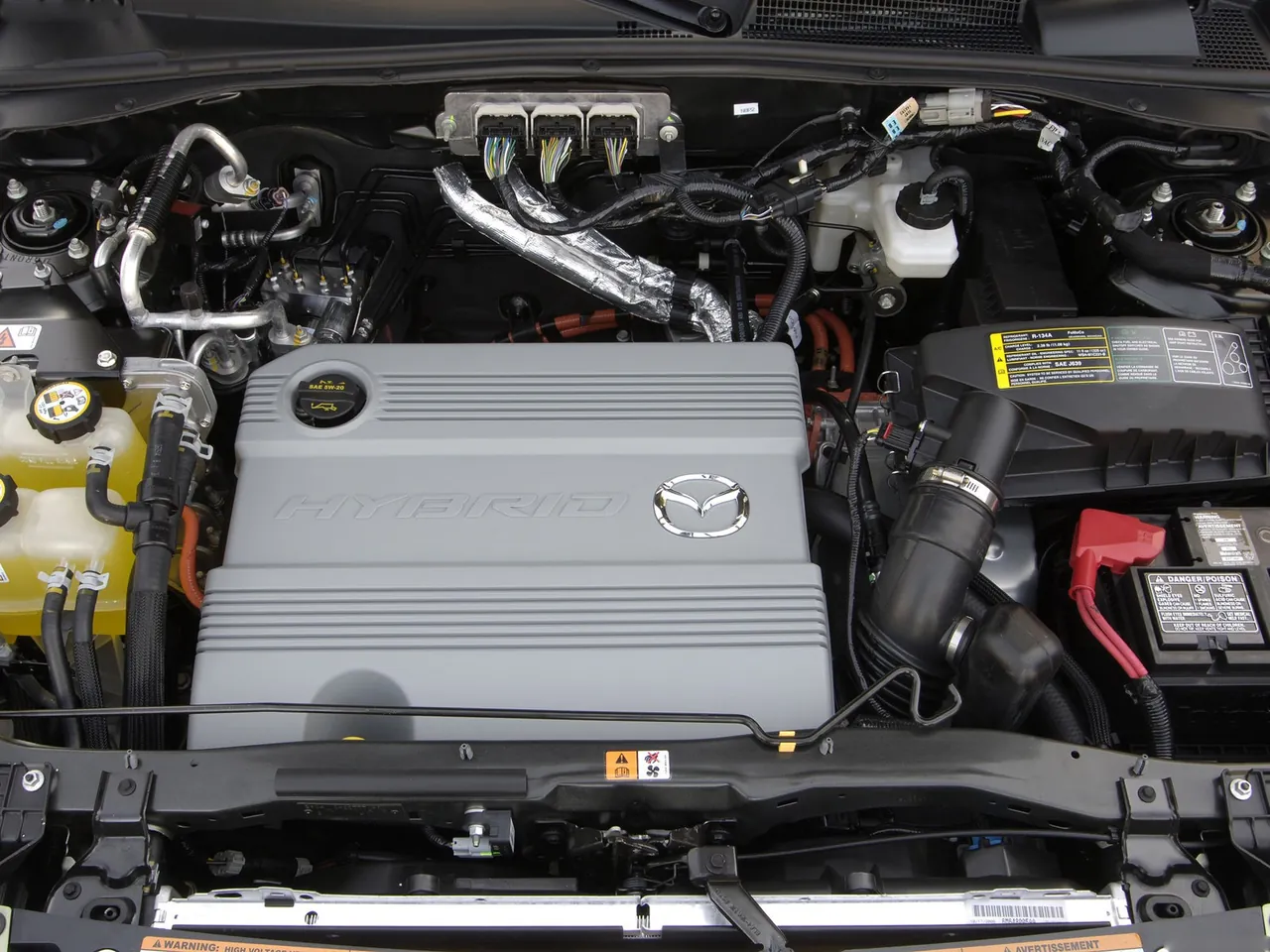 Mazda Tribute Hybrid-Electric Vehicle (2008) – motorový prostor