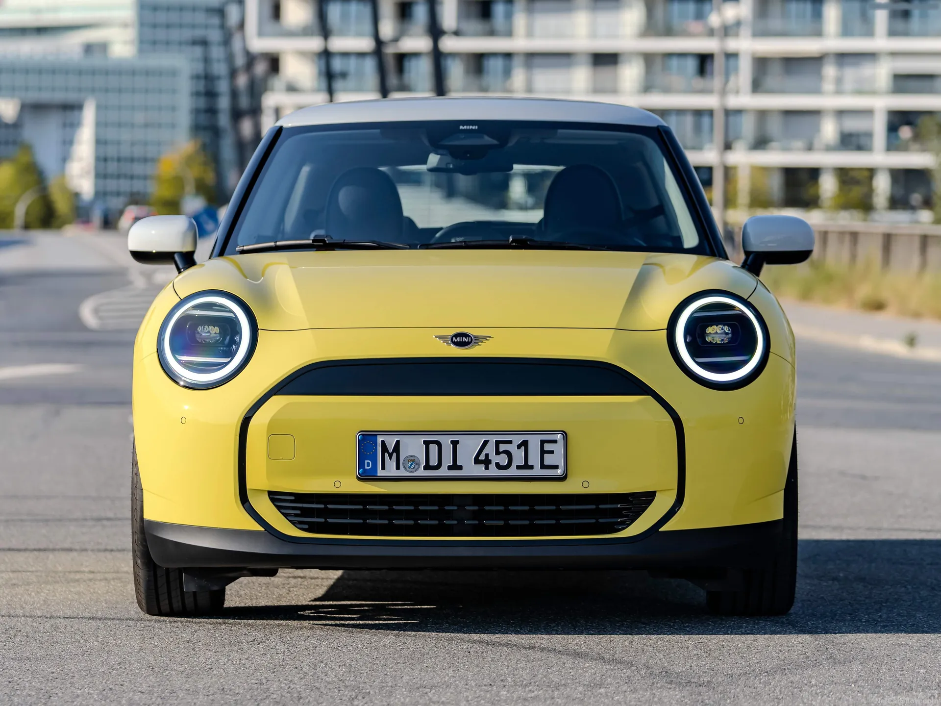 Mini Cooper E (2024) – zepředu
