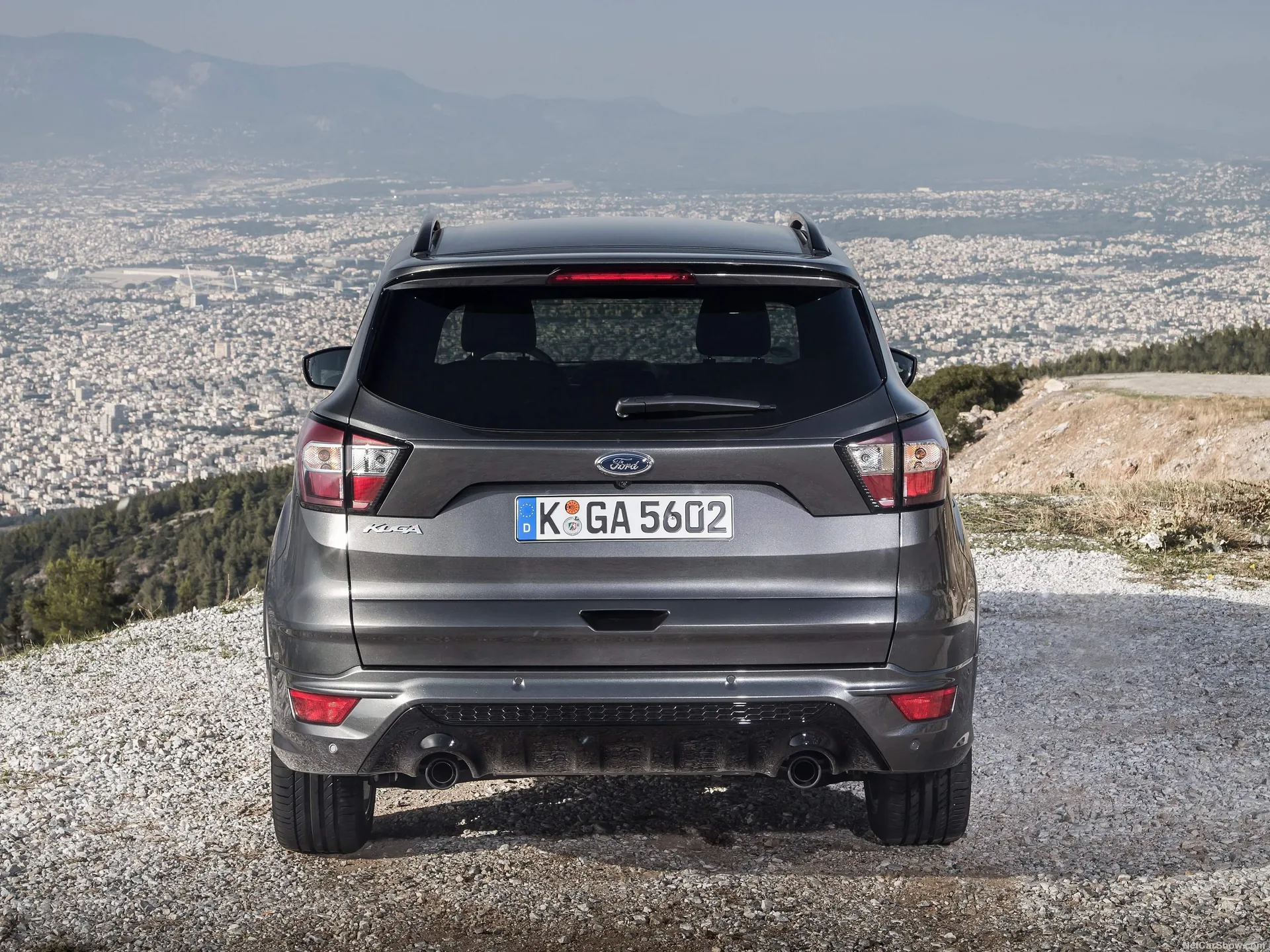 Ford Kuga (2017) – zezadu