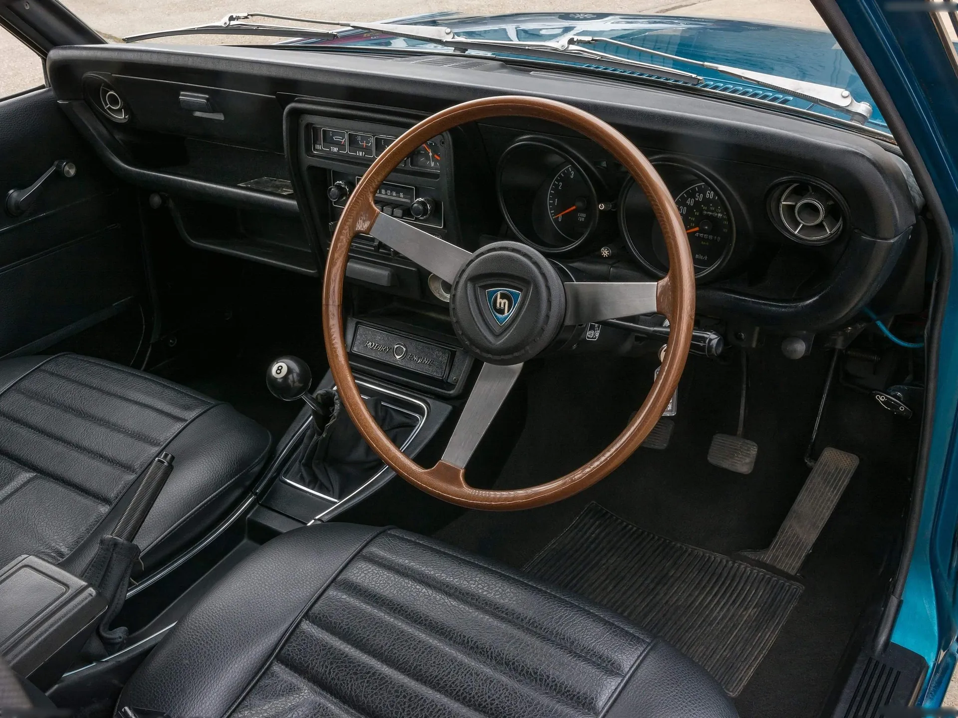 Mazda RX-3 (1973) – interiér