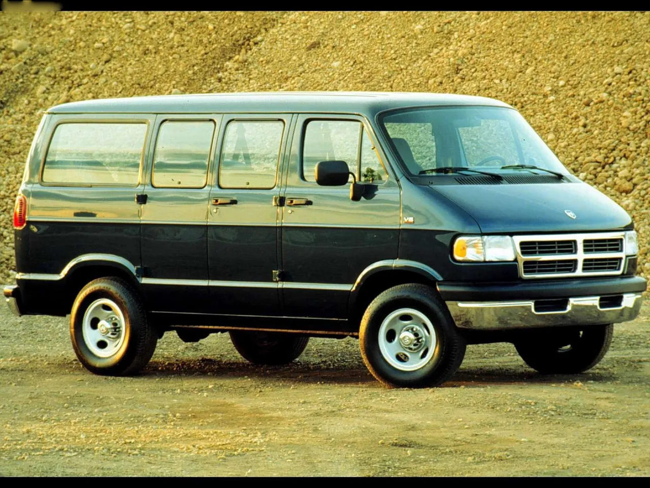 Dodge Ram Wagon (1996)